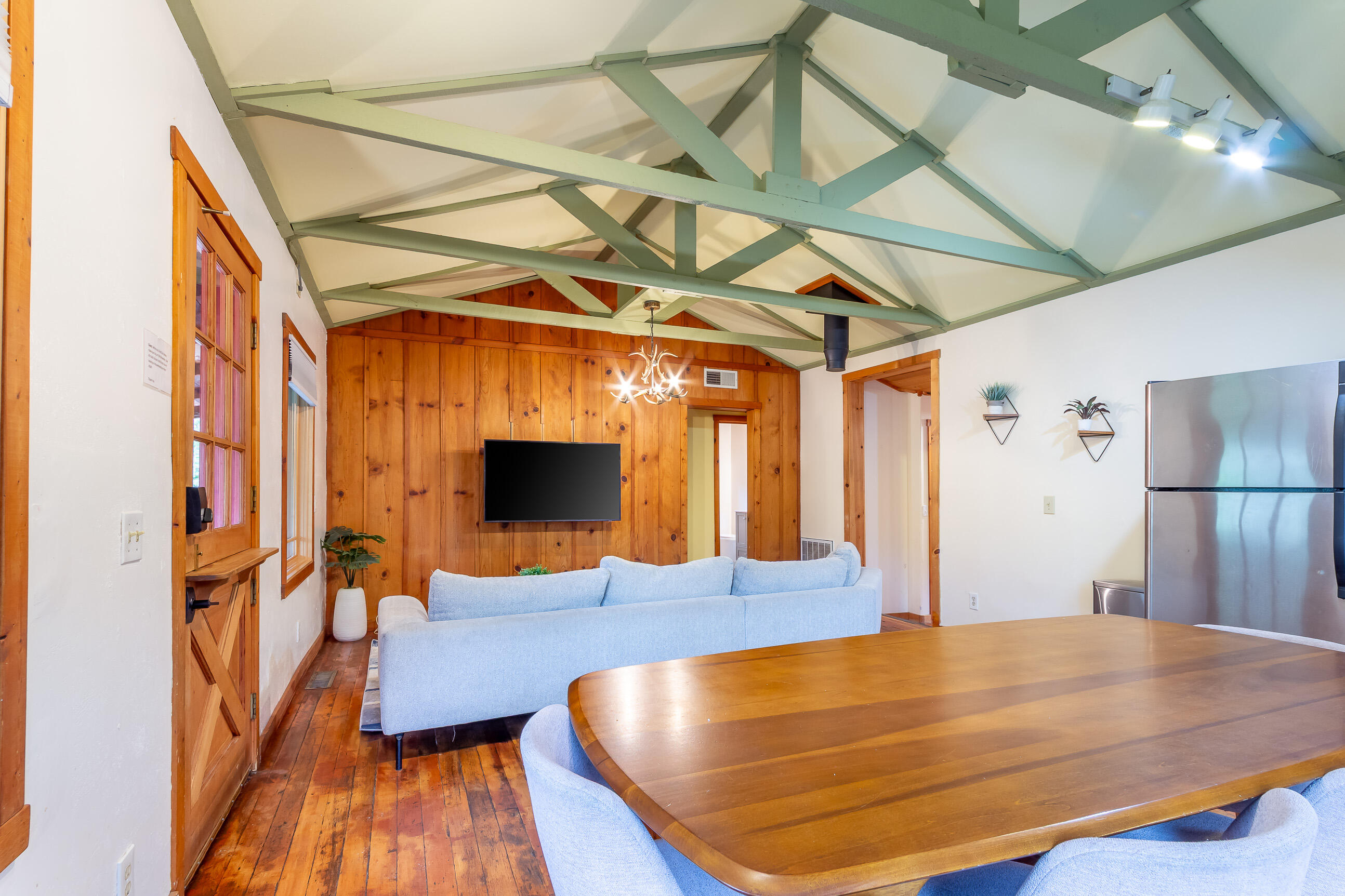 44609 Dinely Dr, Three Rivers, CA 93271