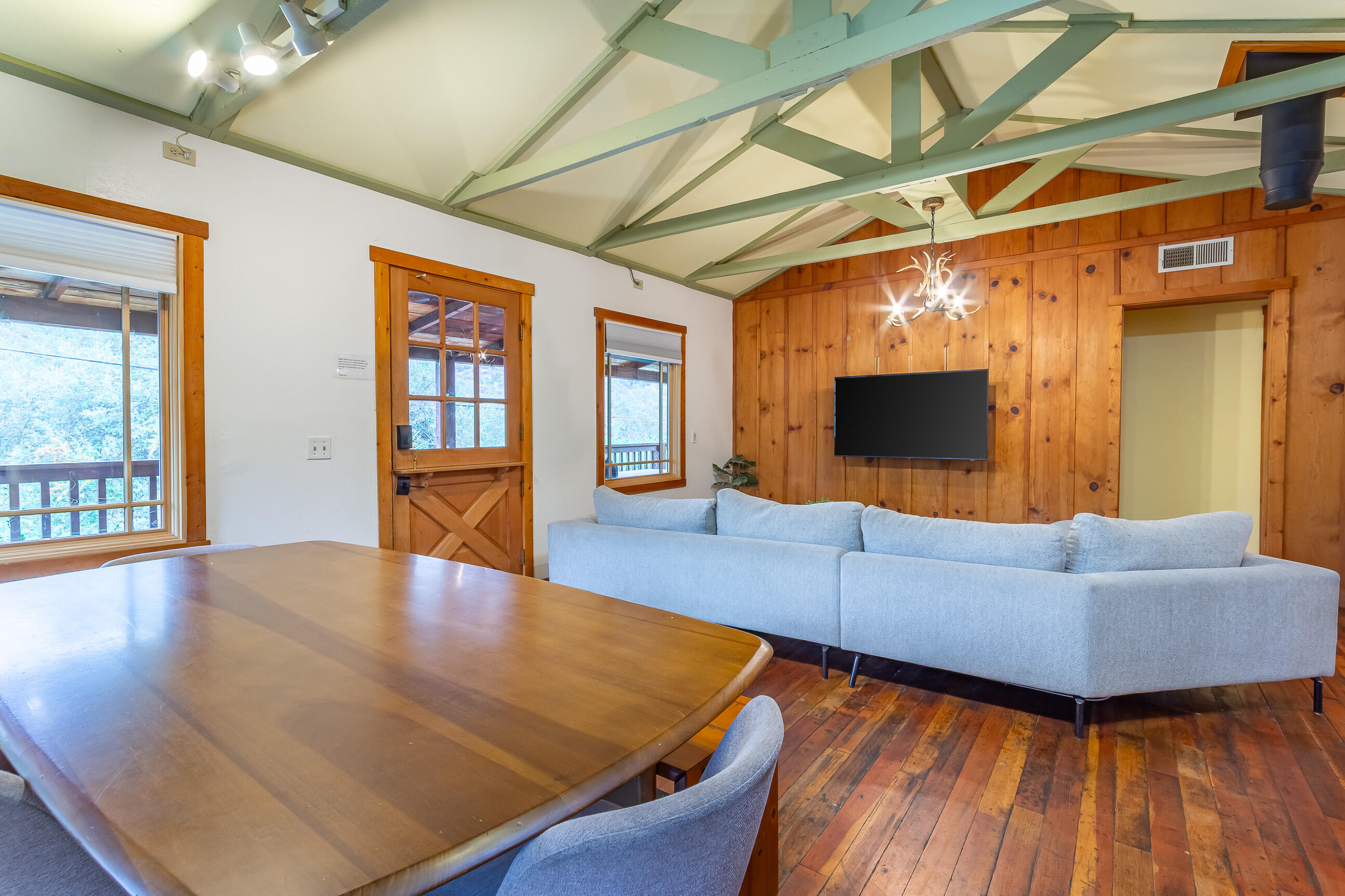 44609 Dinely Dr, Three Rivers, CA 93271