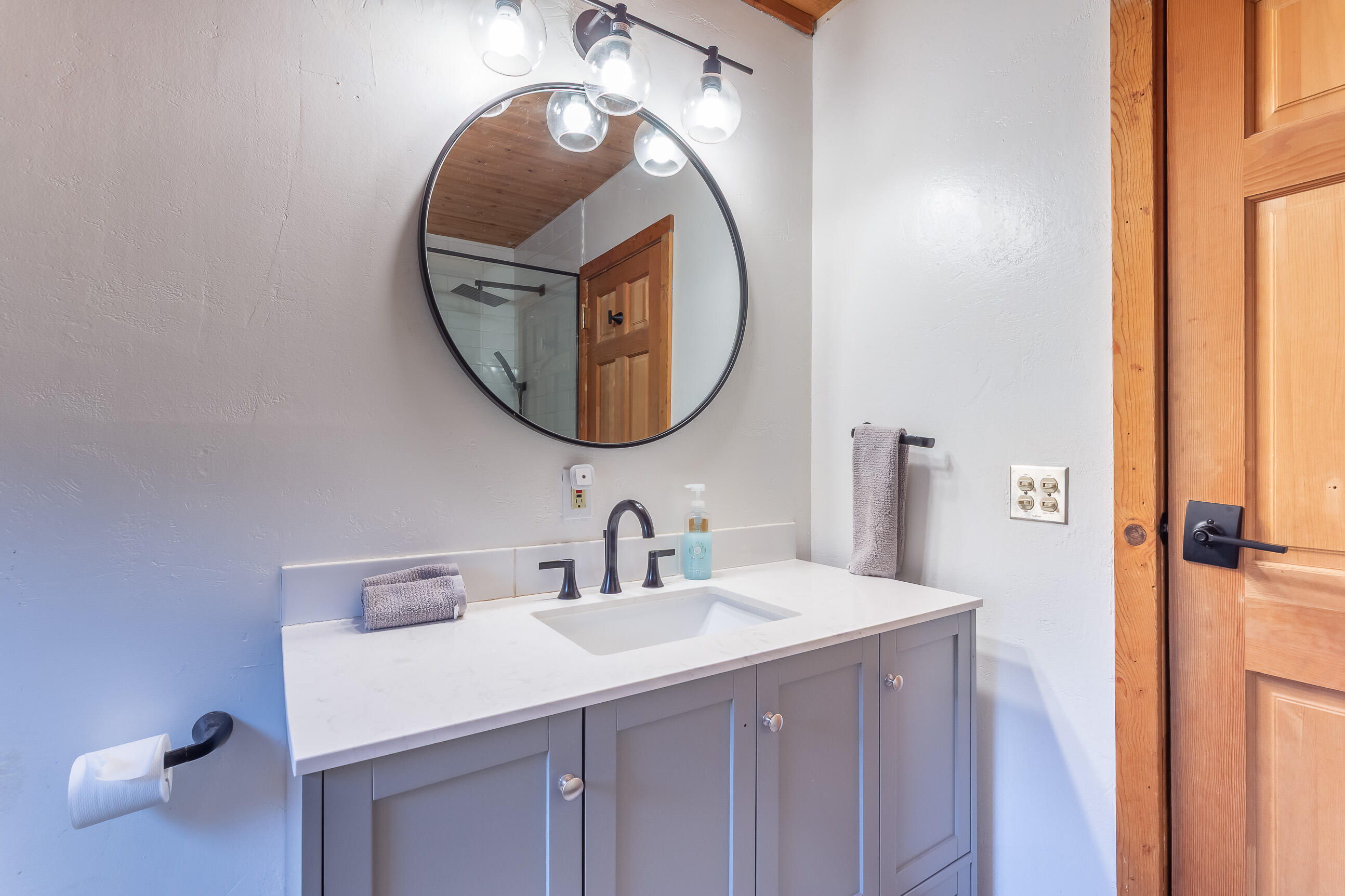 44609 Dinely Dr, Three Rivers, CA 93271