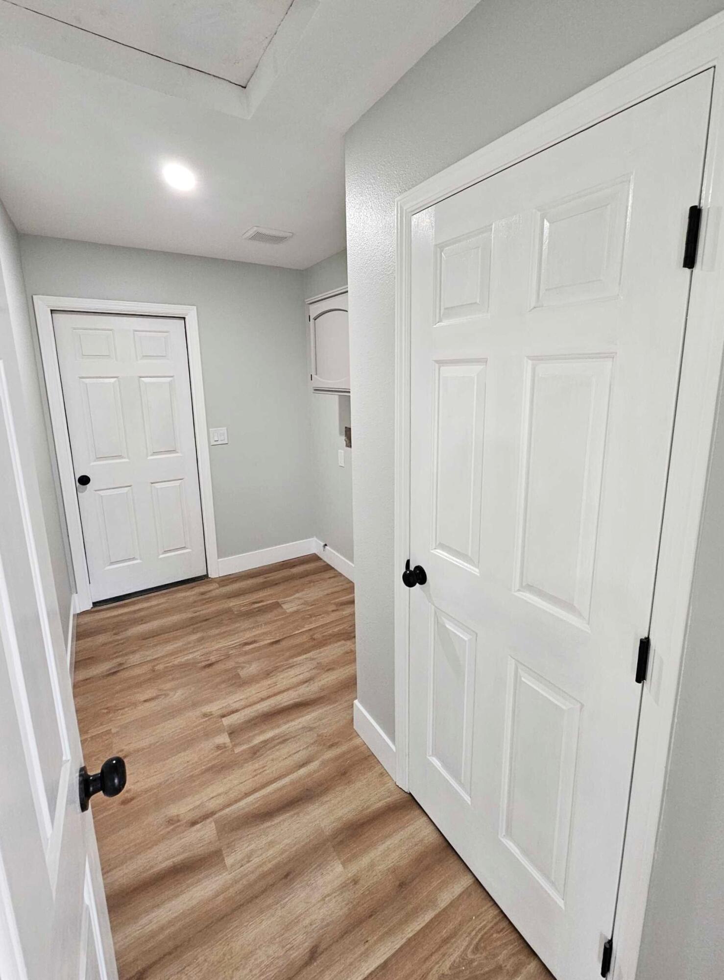 825 N Manzanita St, Visalia, CA 93292