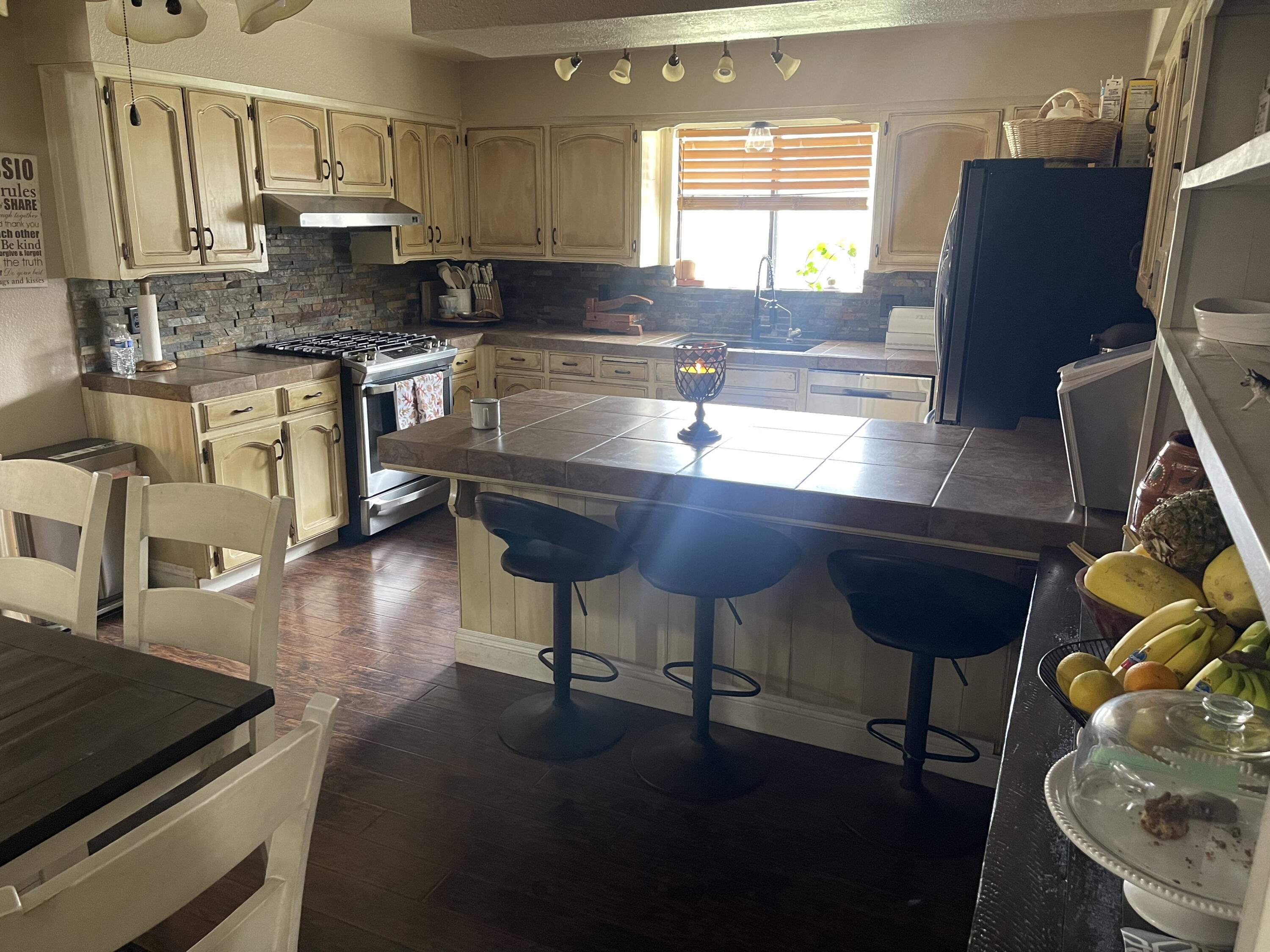 31369 Success Valley Dr, Porterville, CA 93257