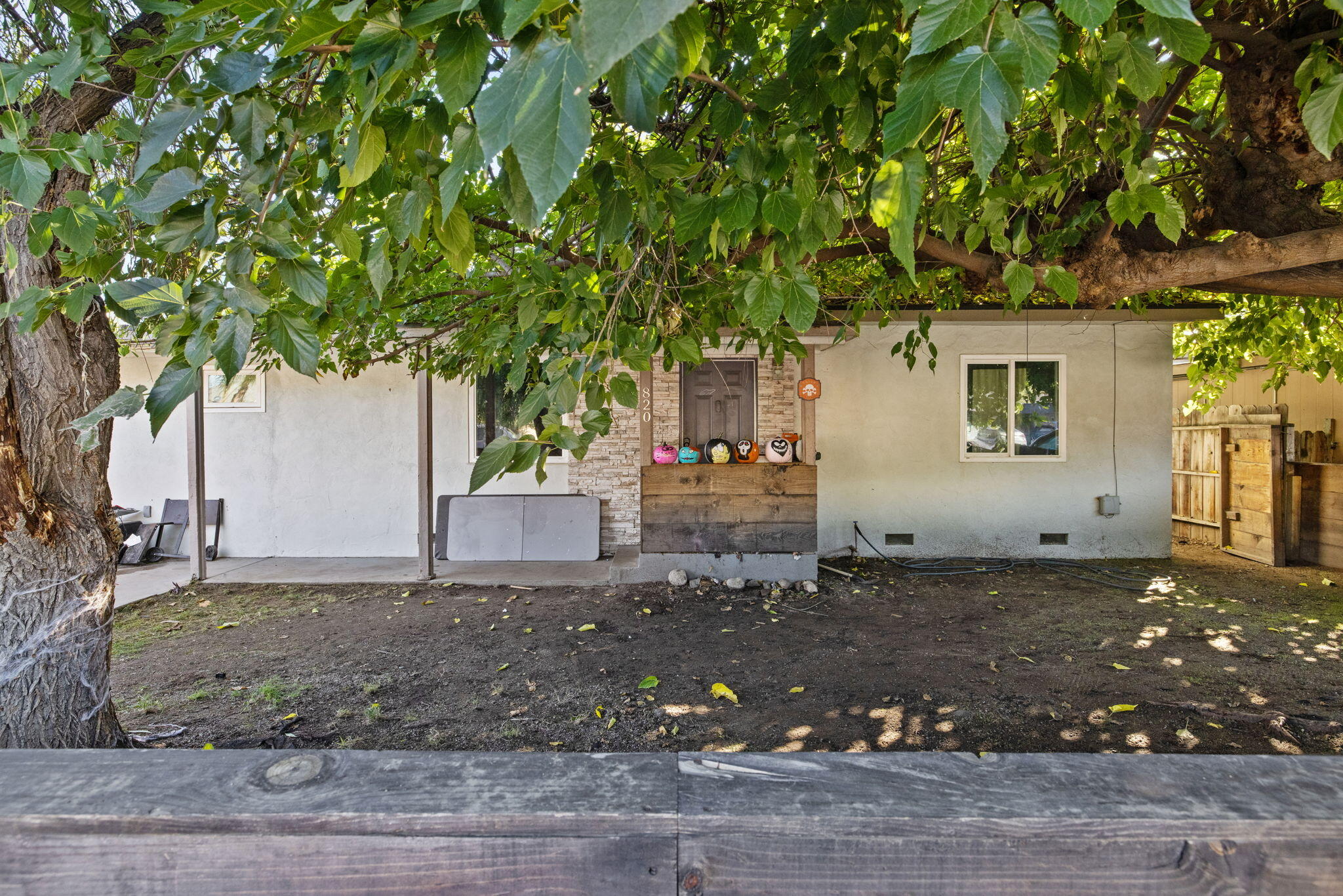 820 N Floral St, Visalia, CA 93291