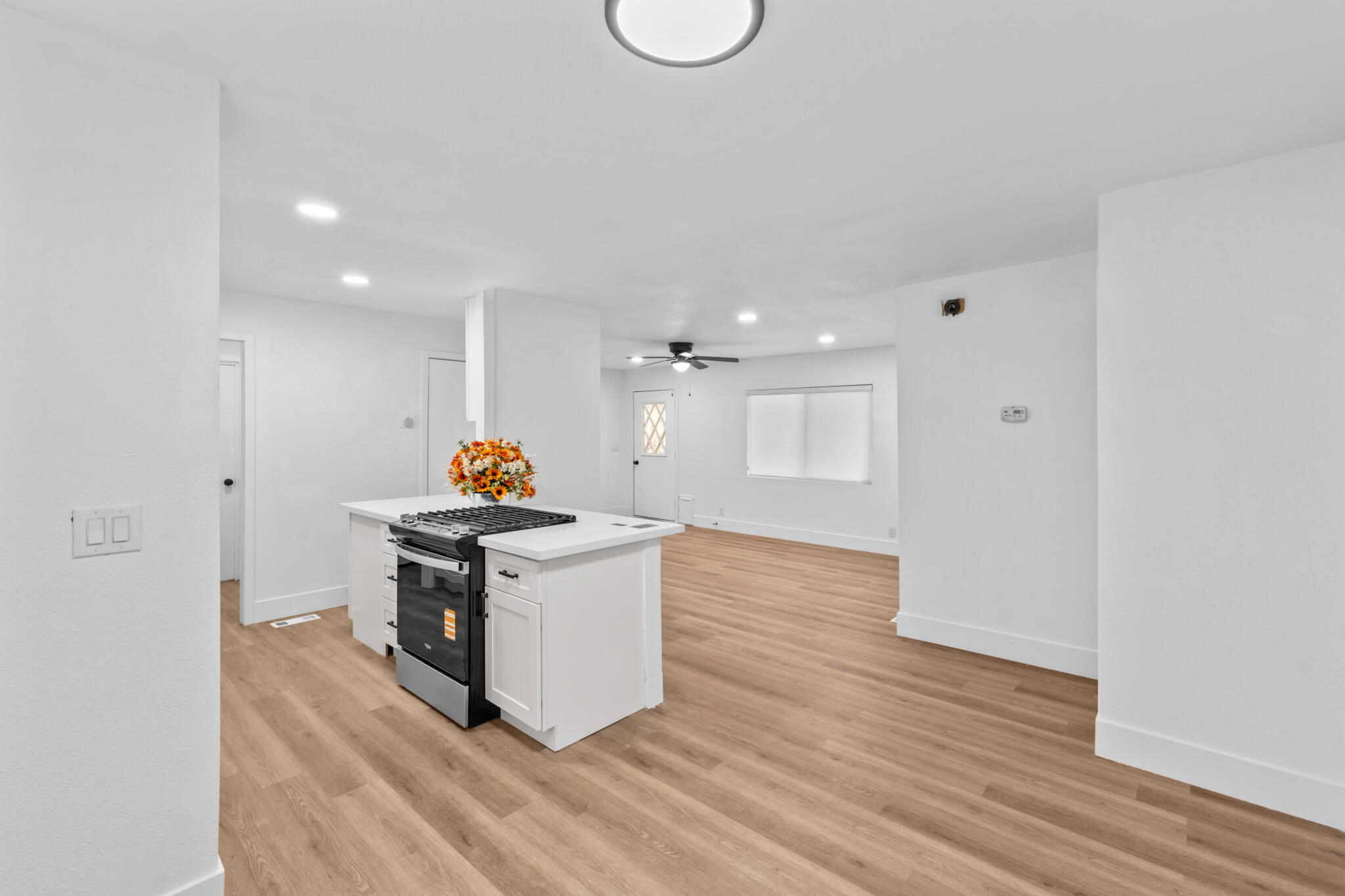 415 N Akers St #117, Visalia, CA 93291