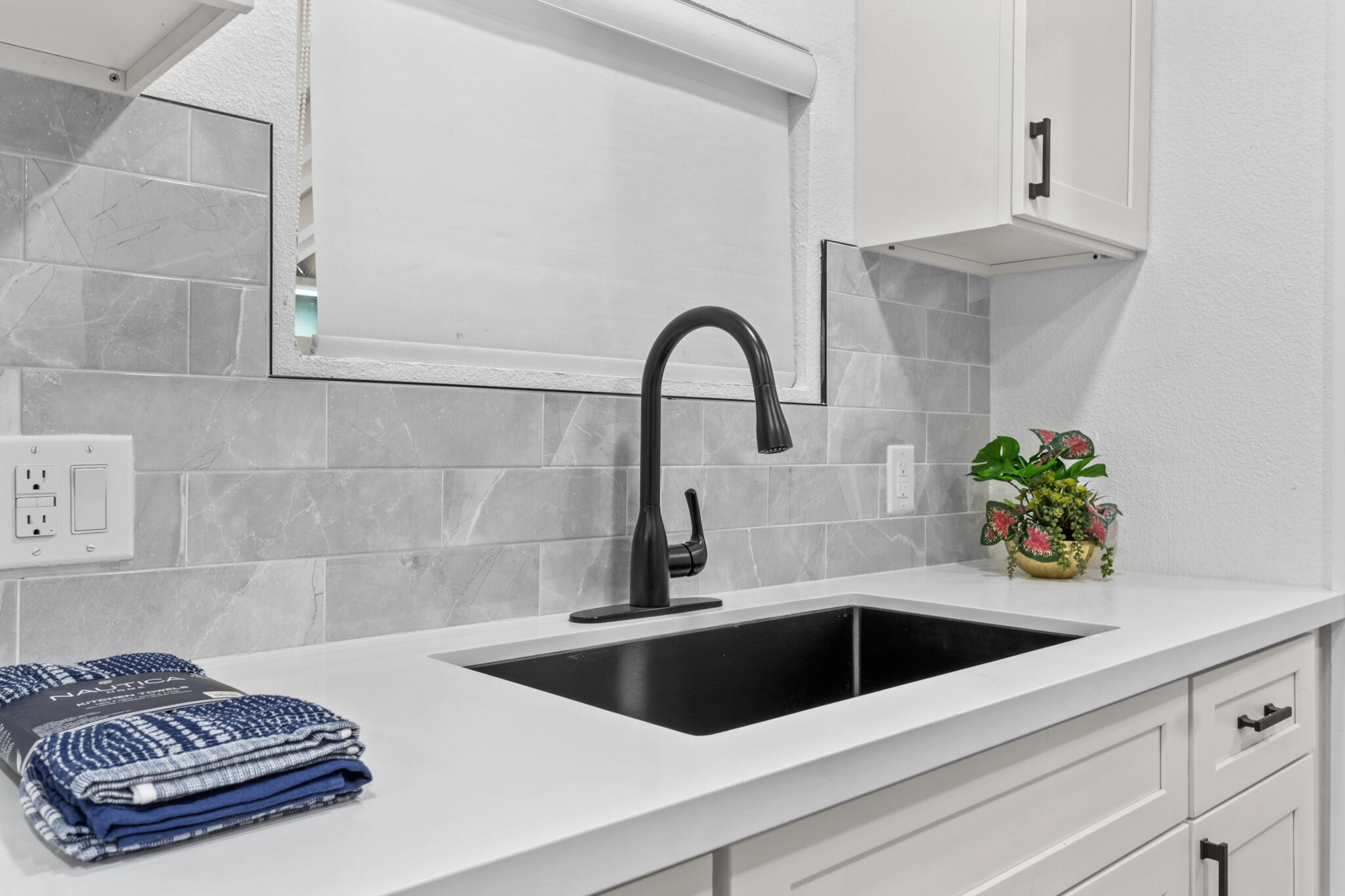 415 N Akers St #117, Visalia, CA 93291