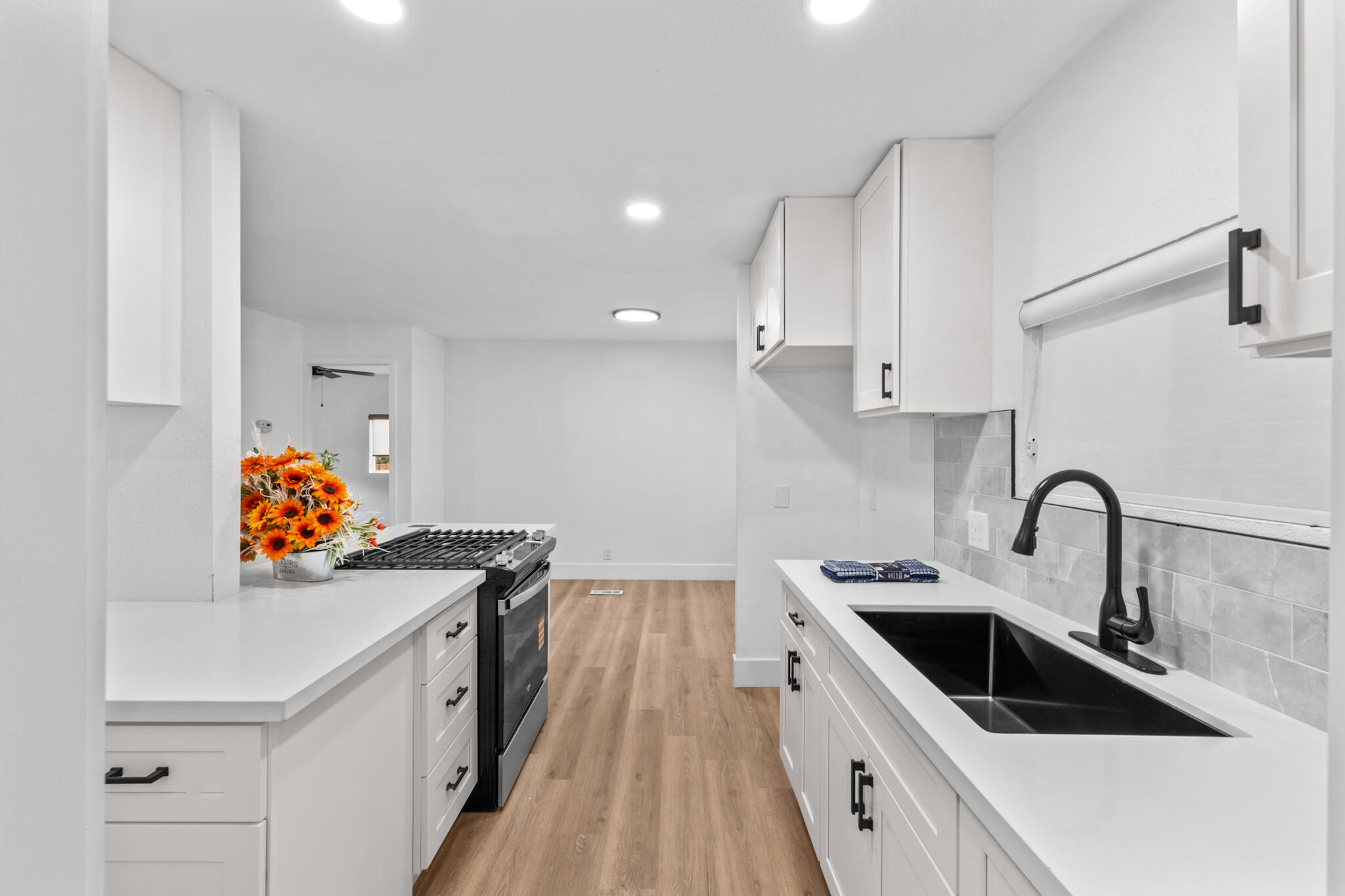 415 N Akers St #117, Visalia, CA 93291