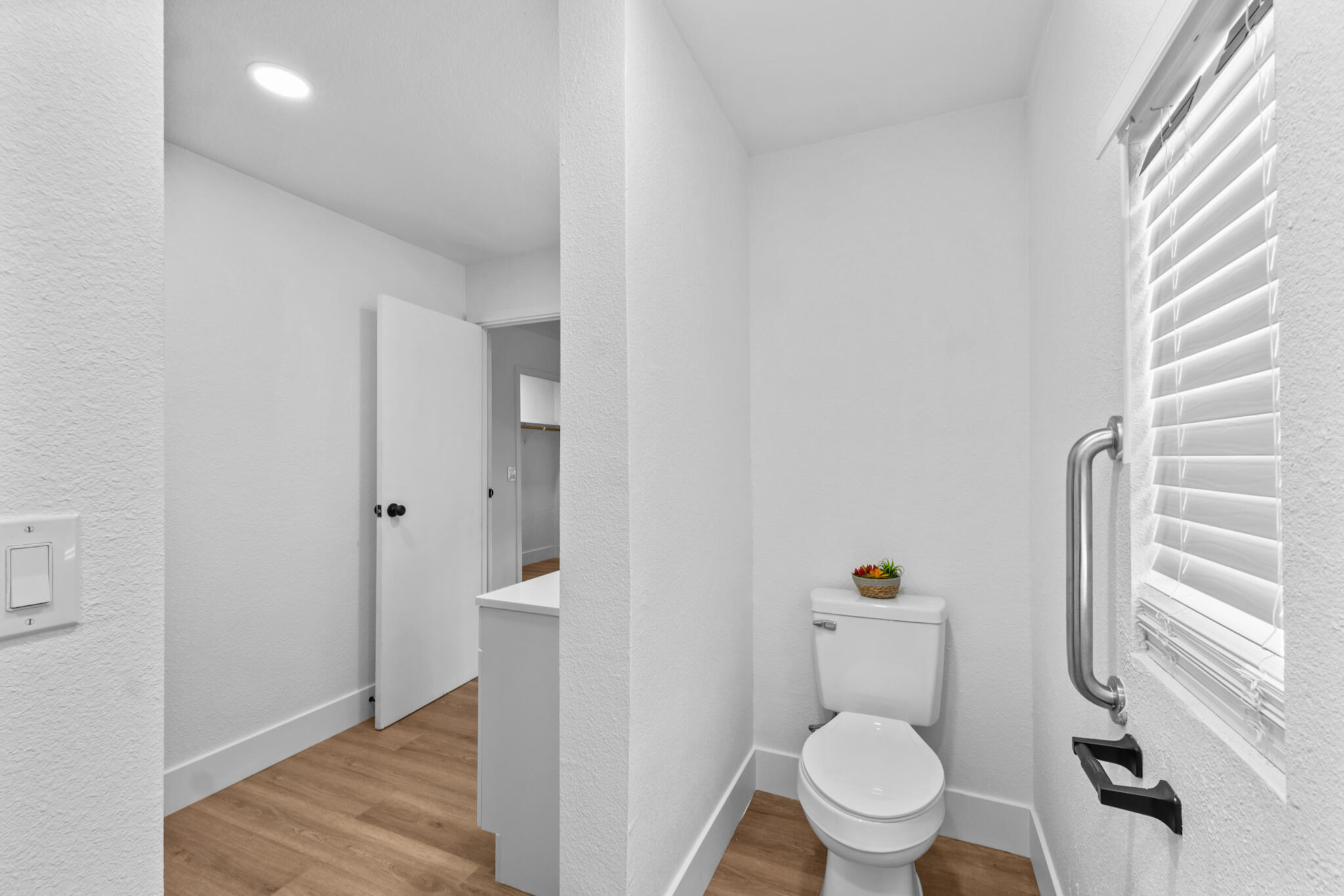 415 N Akers St #117, Visalia, CA 93291