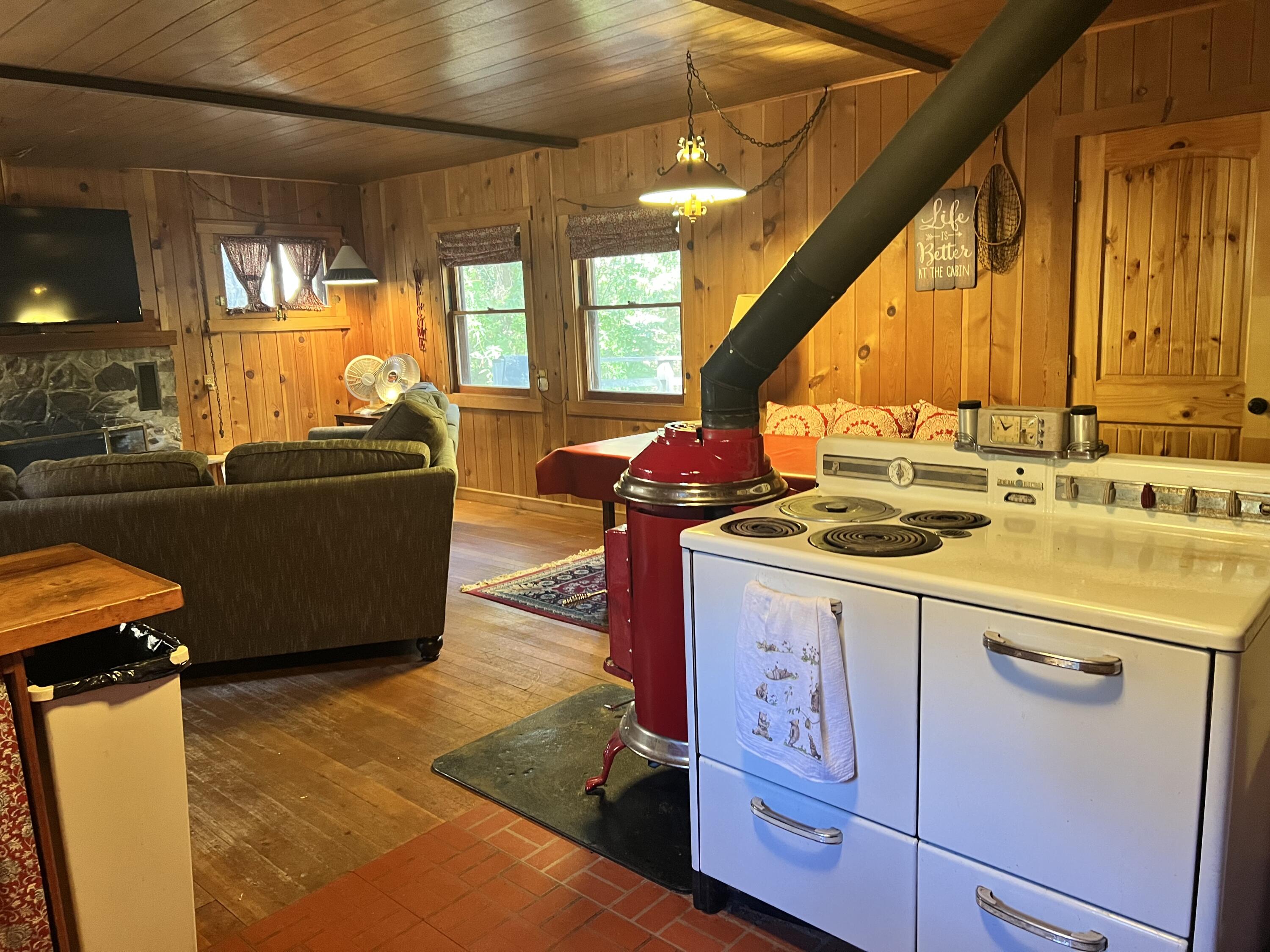 2115 Ferguson Dr, Camp Nelson, CA 93265