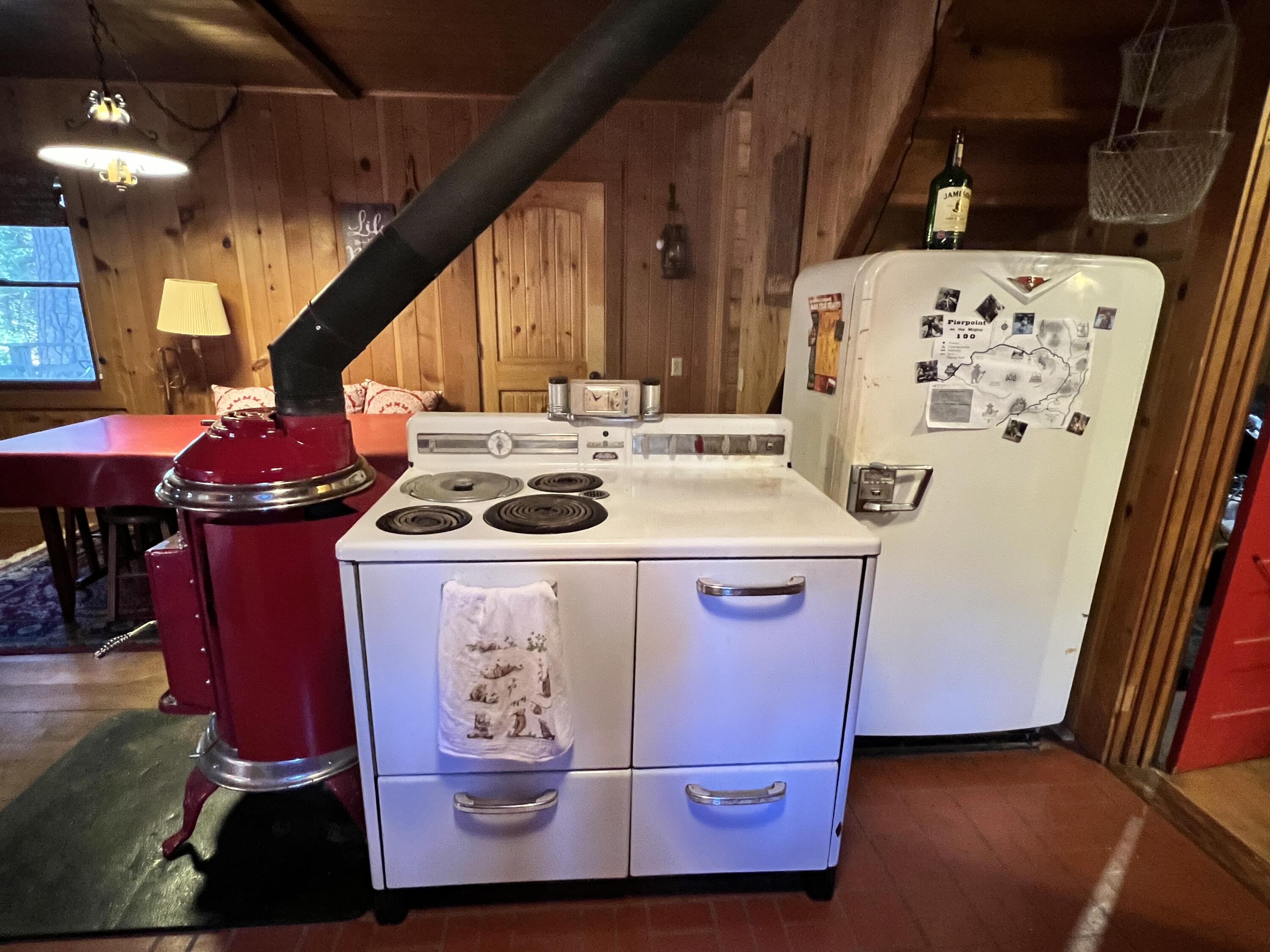 2115 Ferguson Dr, Camp Nelson, CA 93265