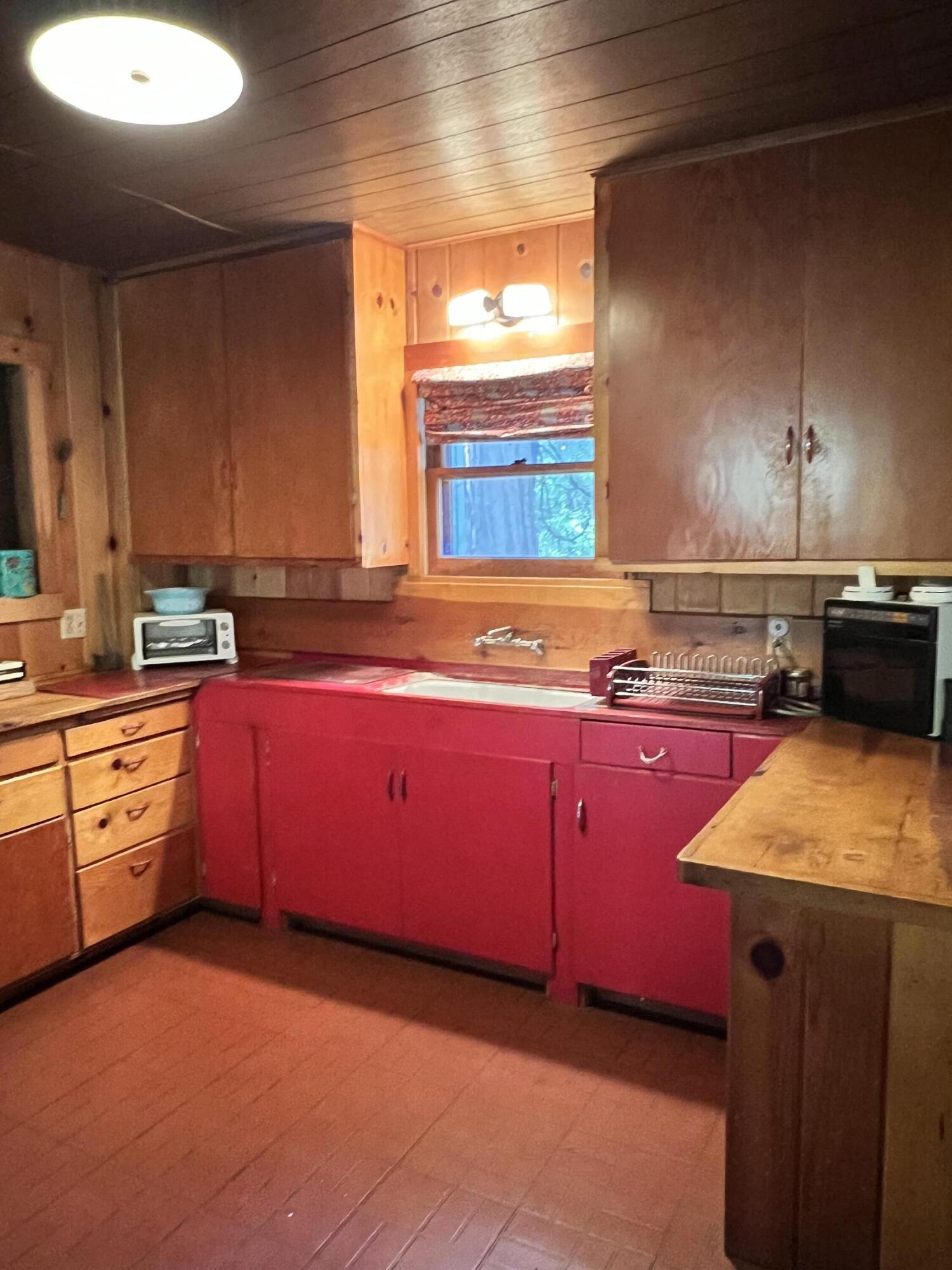 2115 Ferguson Dr, Camp Nelson, CA 93265