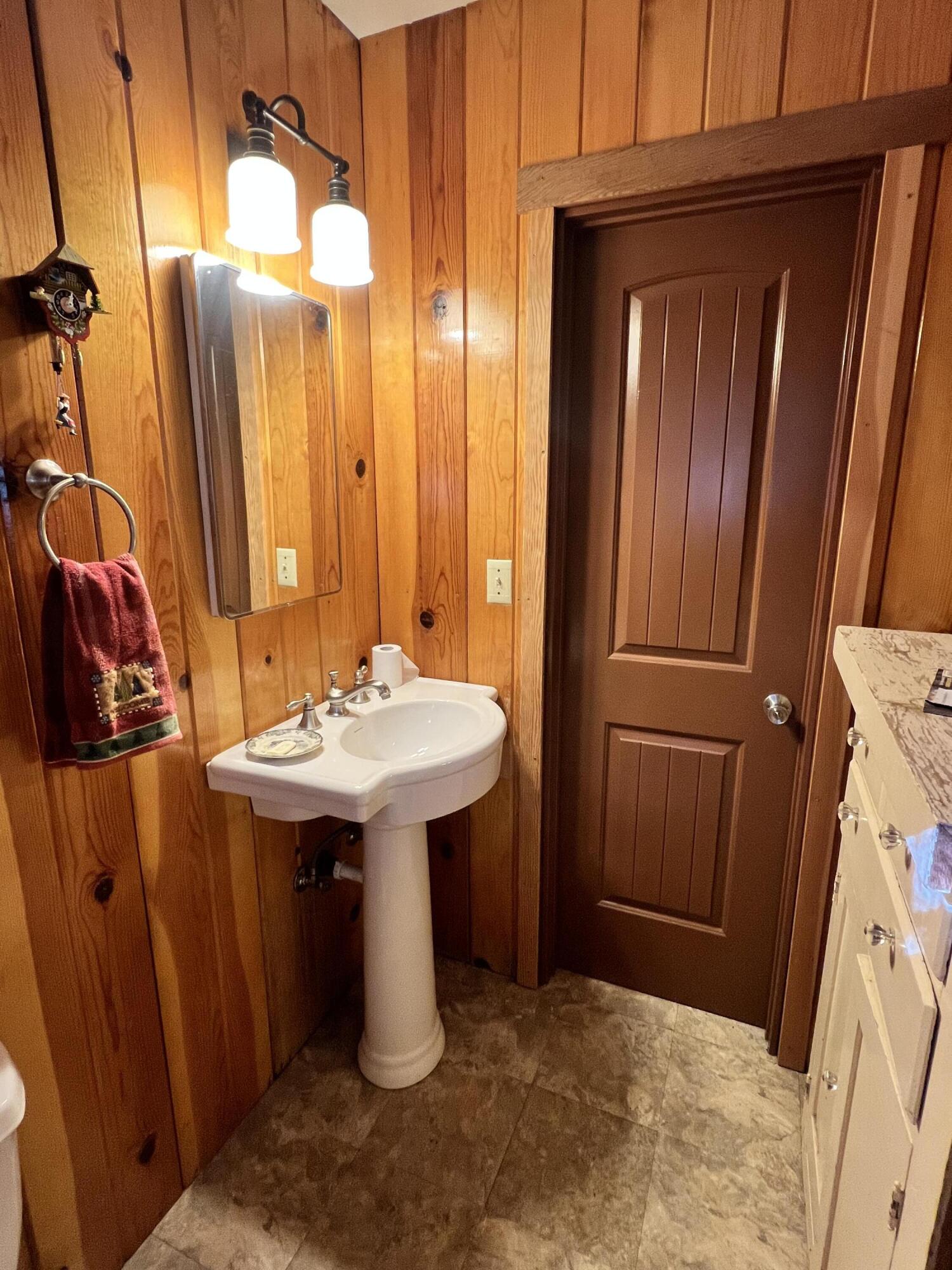 2115 Ferguson Dr, Camp Nelson, CA 93265