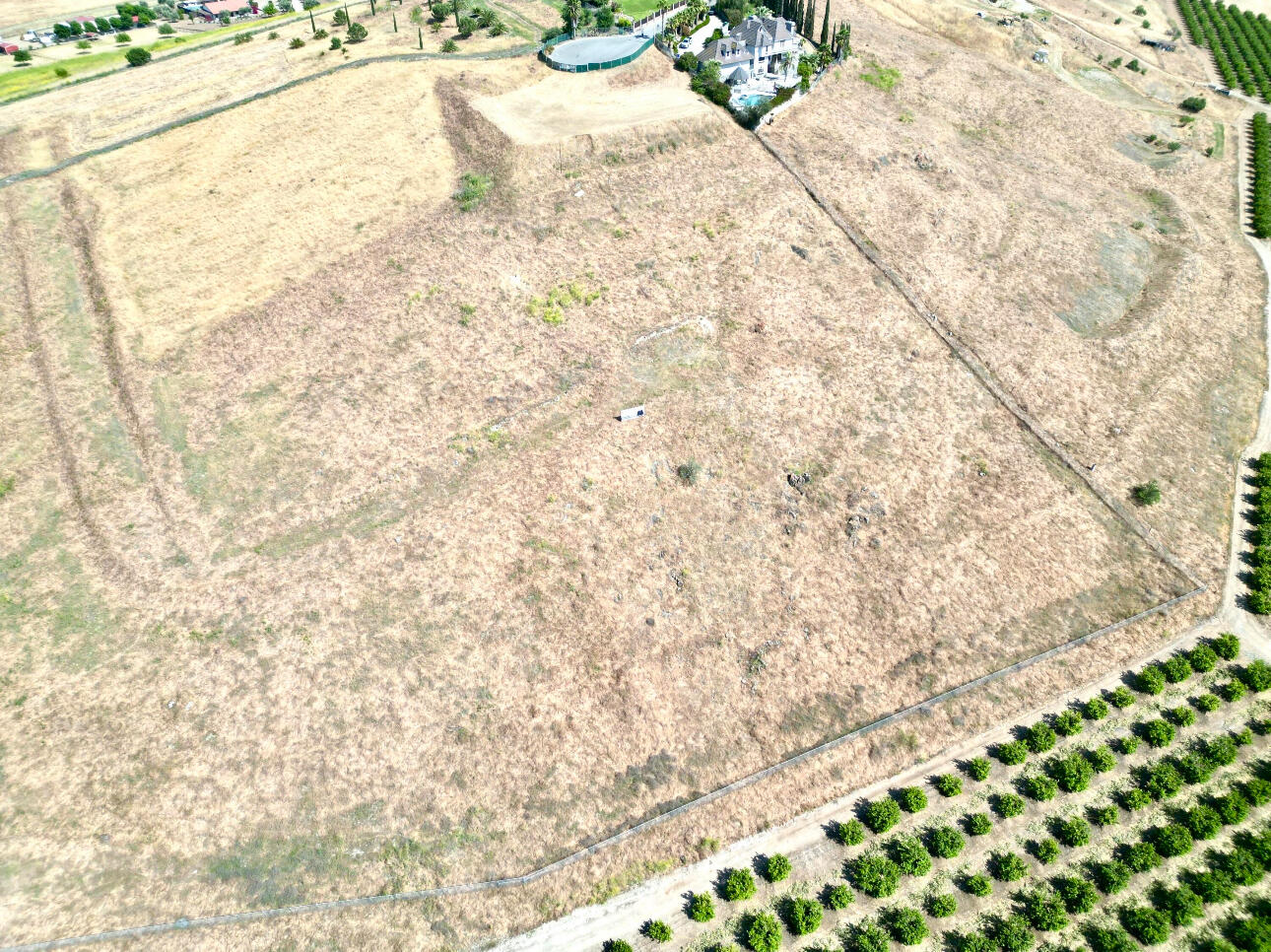 1485 N Highland Dr, Porterville, CA 93257