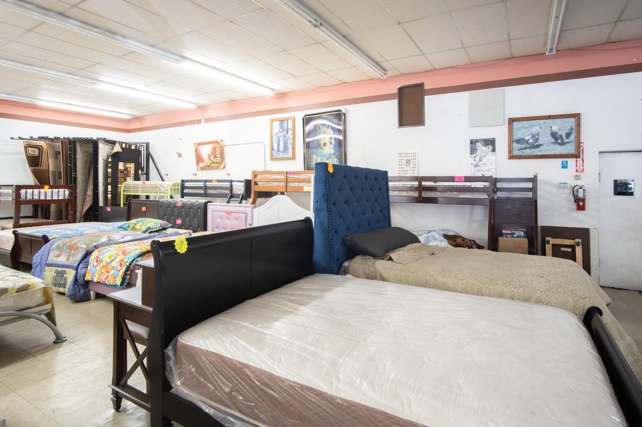 40 N Main St, Porterville, CA 93257