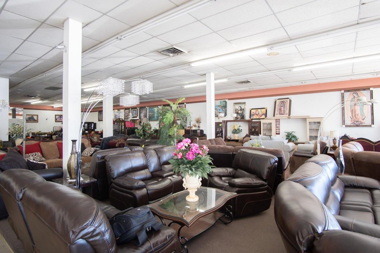 40 N Main St, Porterville, CA 93257