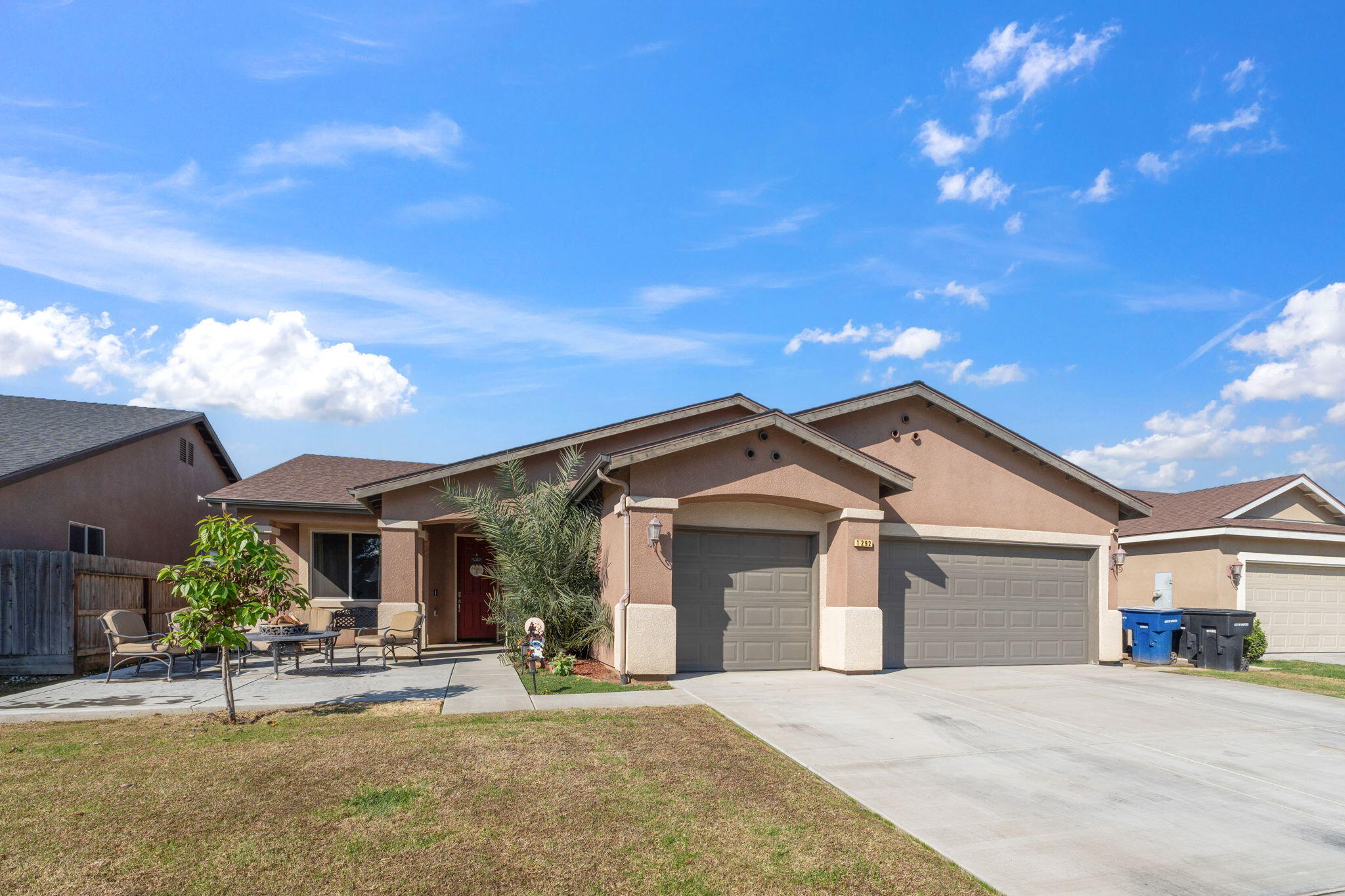 1292 S Monterey Ave, Hanford, CA 93230