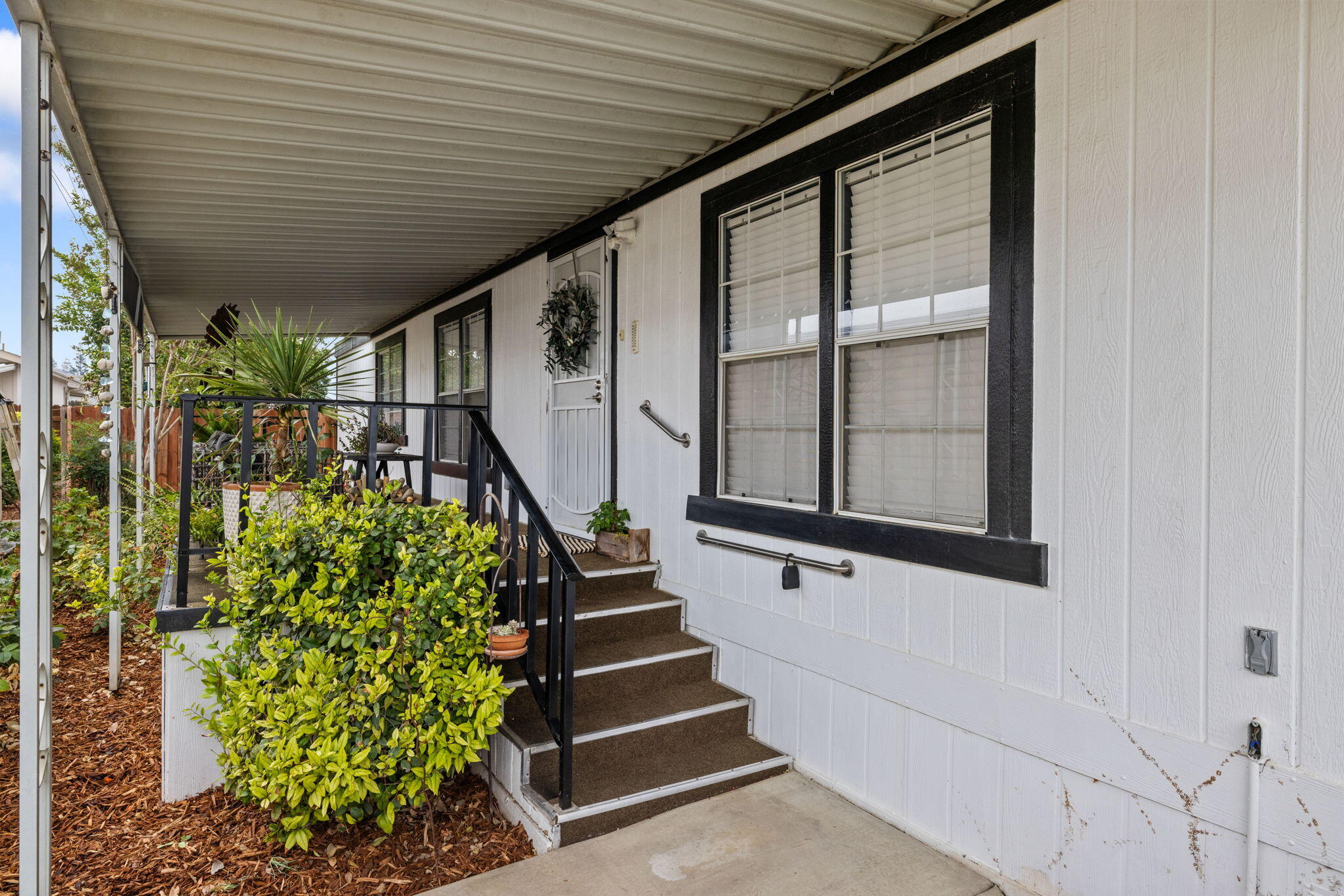 2459 N Oaks St #37, Tulare, CA 93274