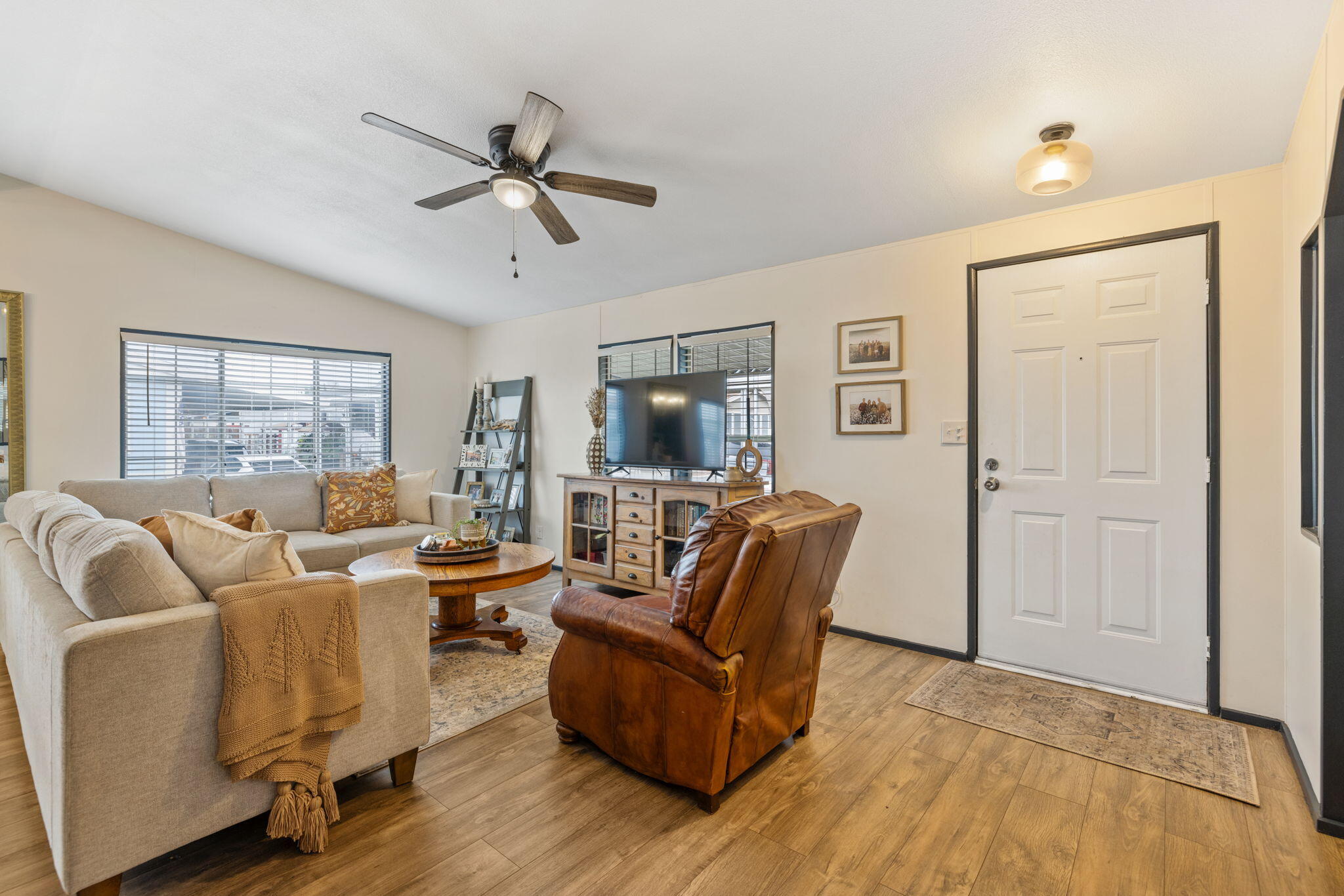 2459 N Oaks St #37, Tulare, CA 93274