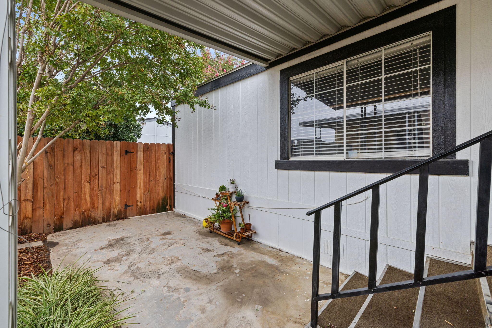 2459 N Oaks St #37, Tulare, CA 93274