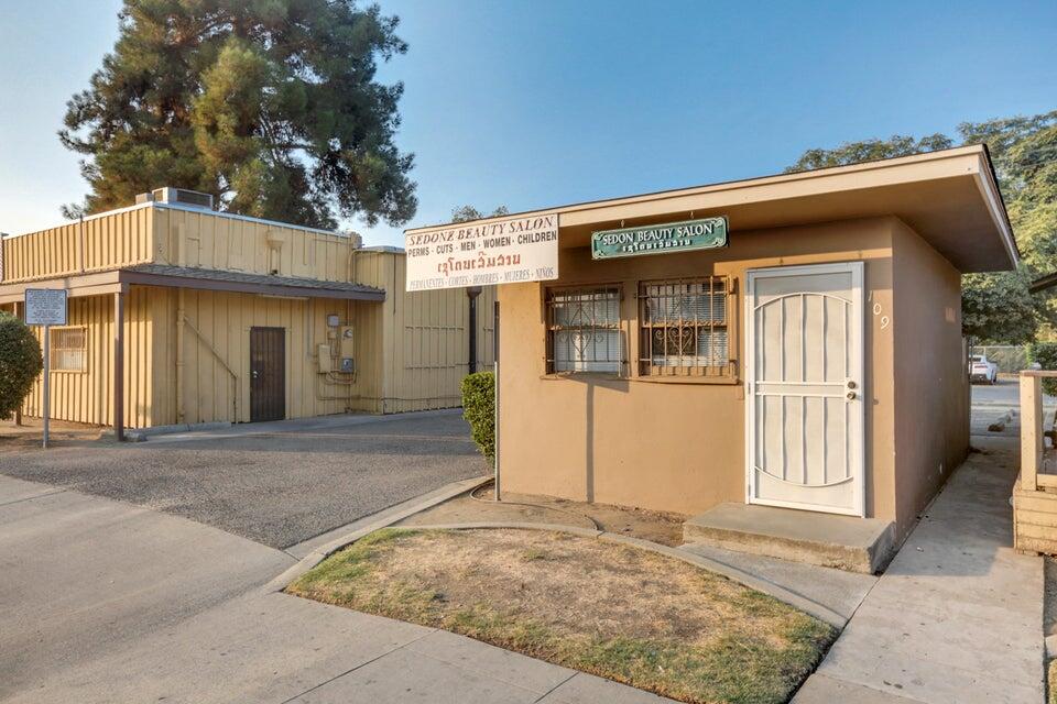 111 NW 3rd Ave, Visalia, CA 93291