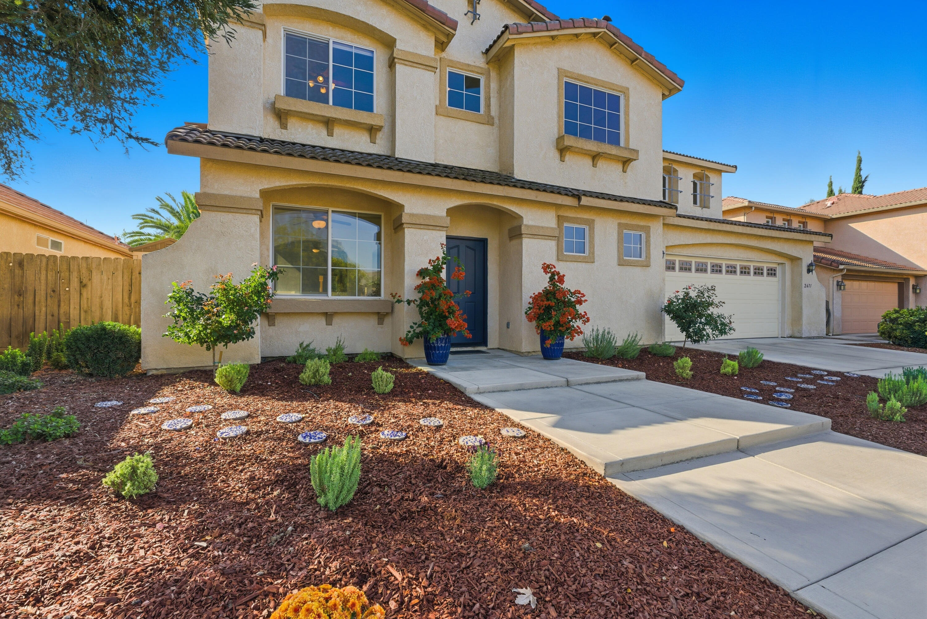 2671 Lakeridge Ave, Tulare, CA 93274