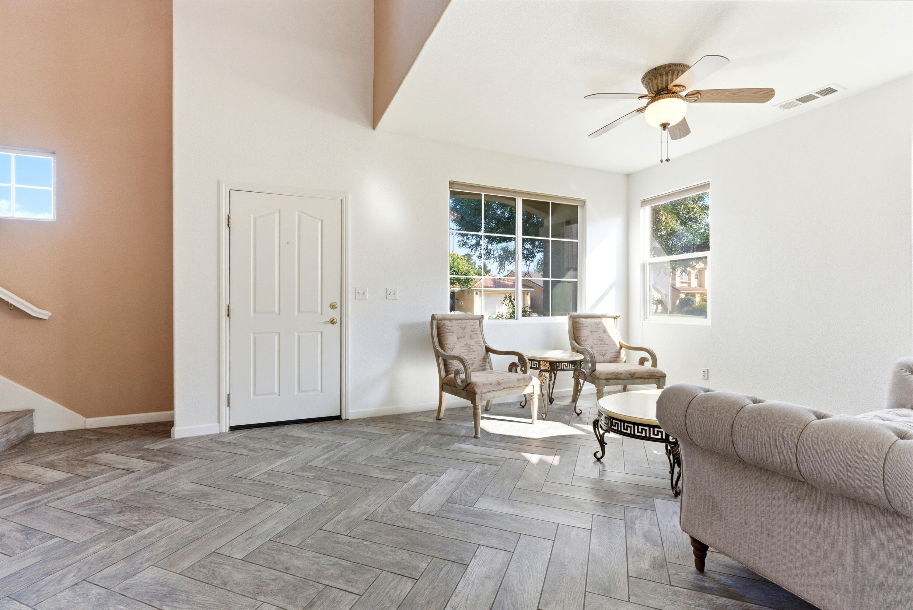 2671 Lakeridge Ave, Tulare, CA 93274