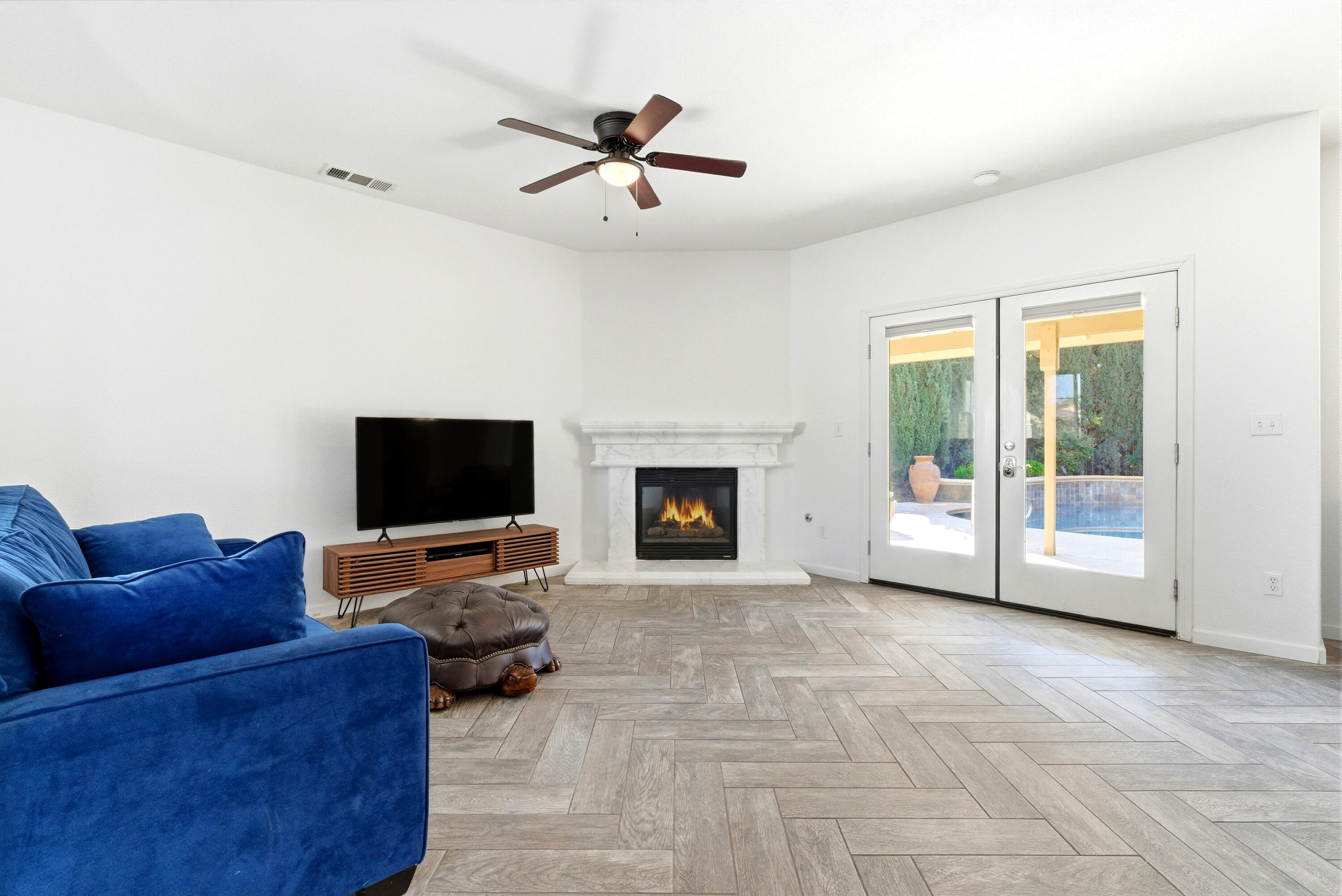 2671 Lakeridge Ave, Tulare, CA 93274