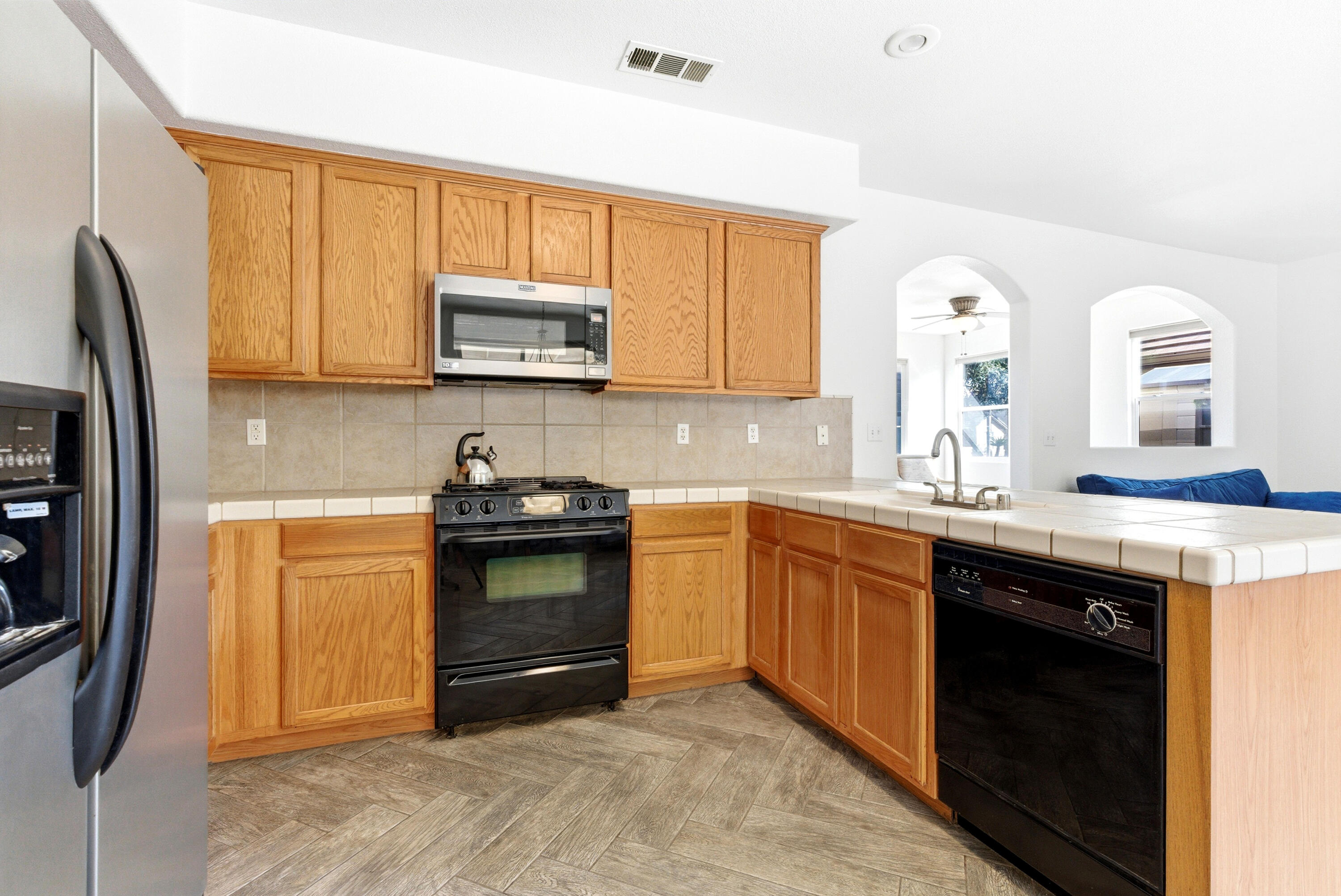 2671 Lakeridge Ave, Tulare, CA 93274