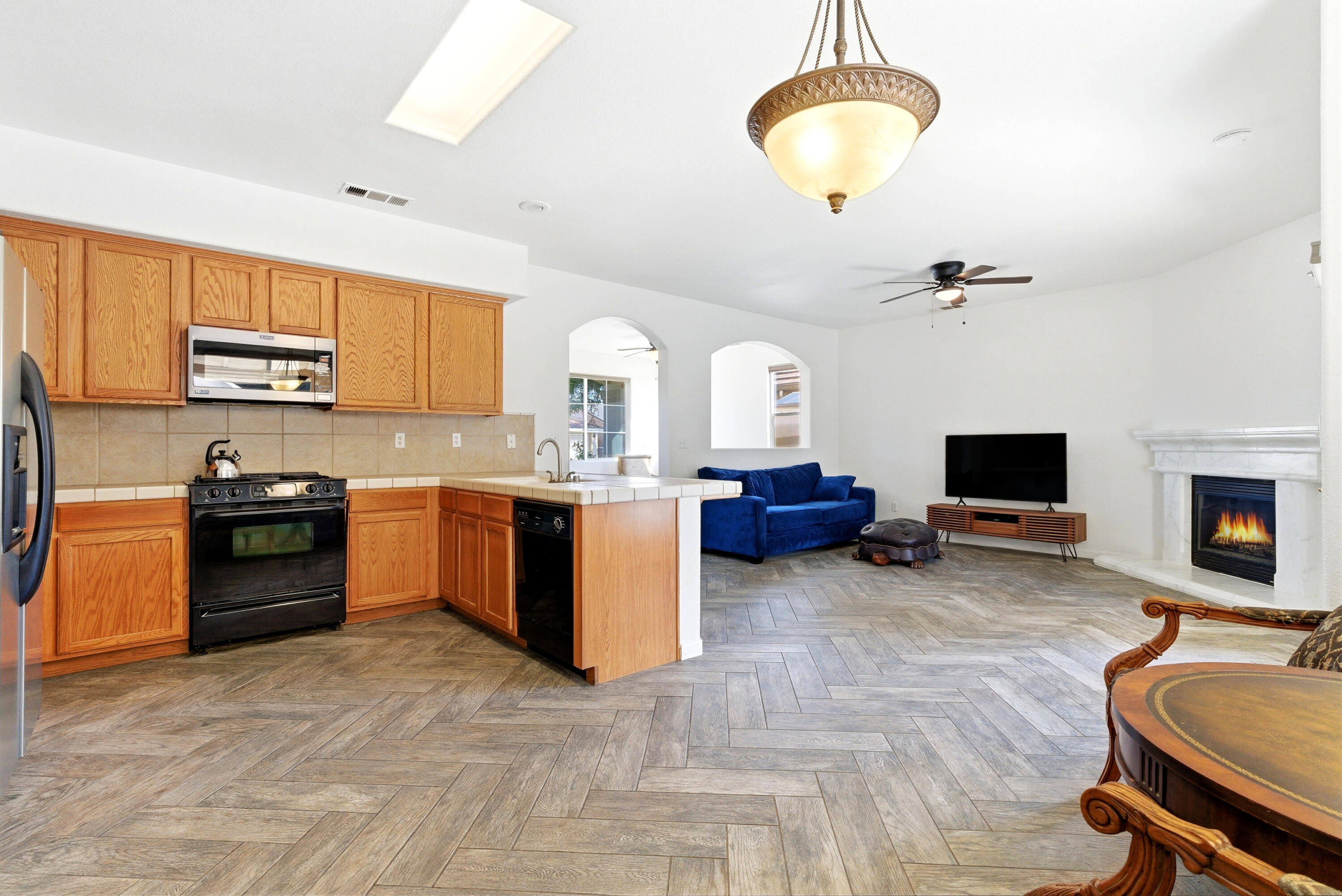 2671 Lakeridge Ave, Tulare, CA 93274