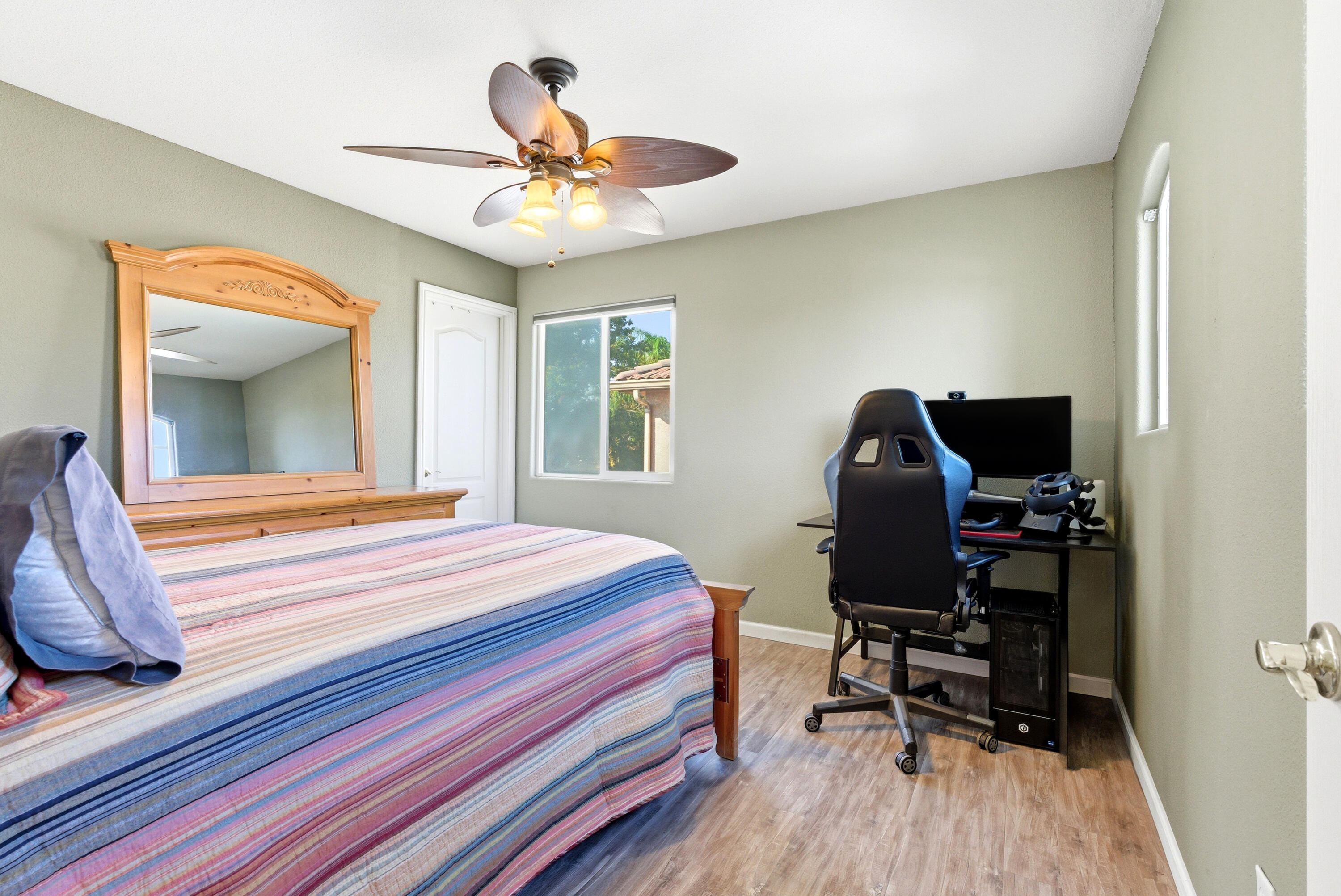 2671 Lakeridge Ave, Tulare, CA 93274