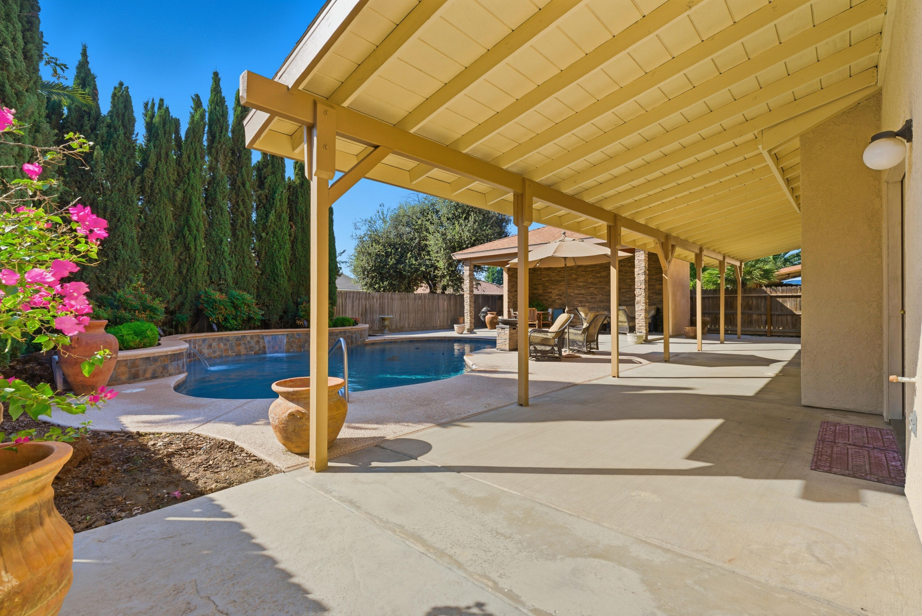 2671 Lakeridge Ave, Tulare, CA 93274