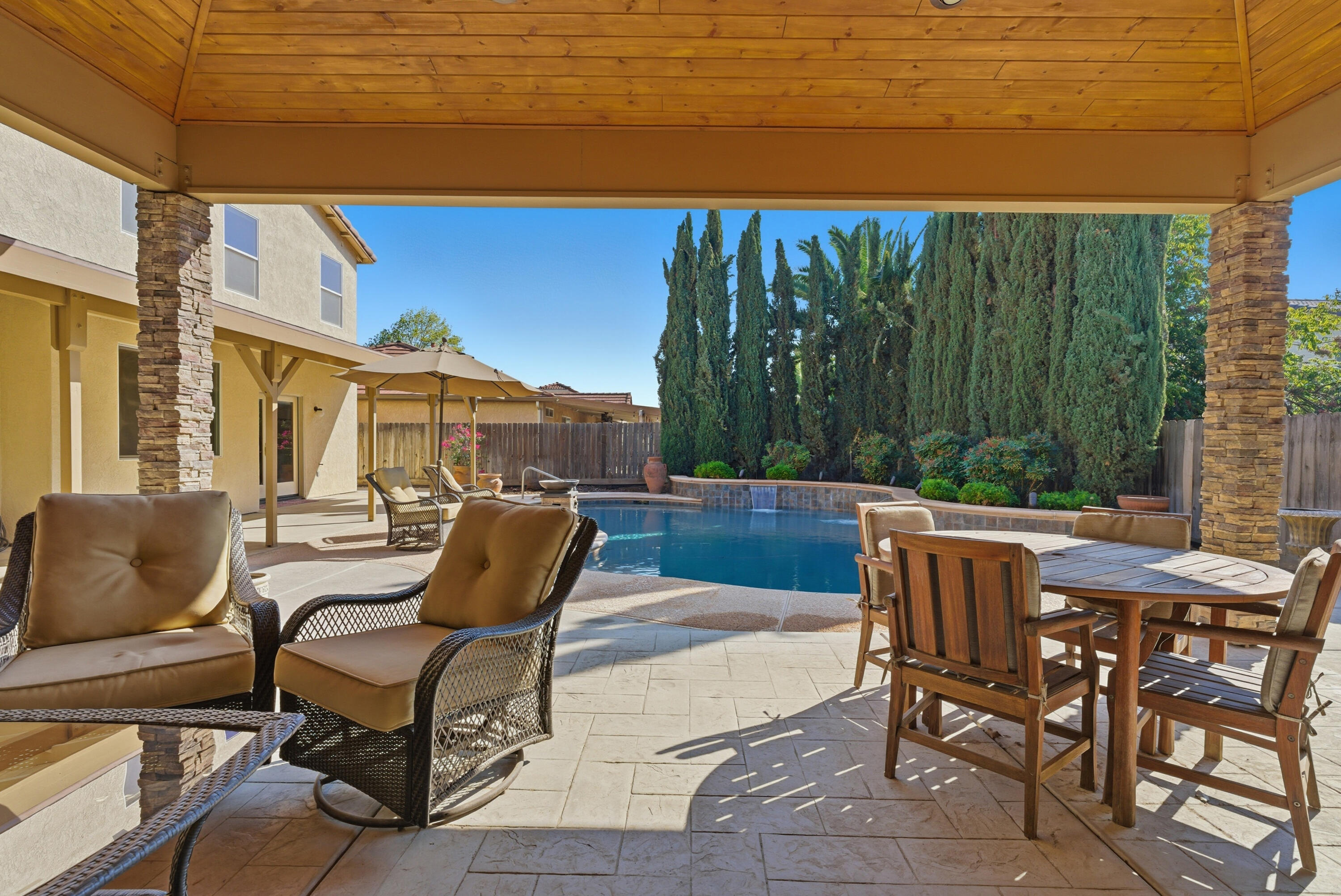 2671 Lakeridge Ave, Tulare, CA 93274