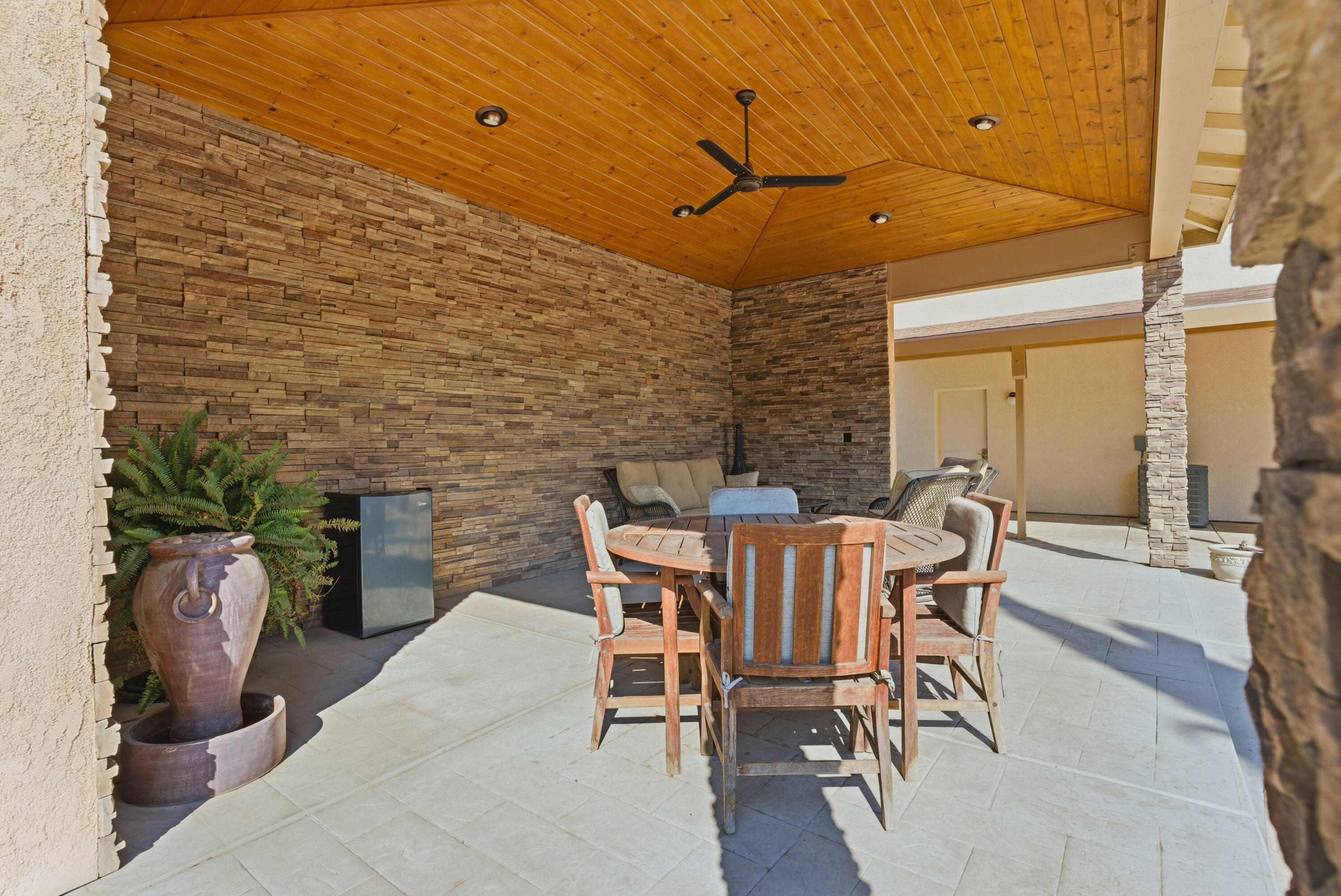 2671 Lakeridge Ave, Tulare, CA 93274