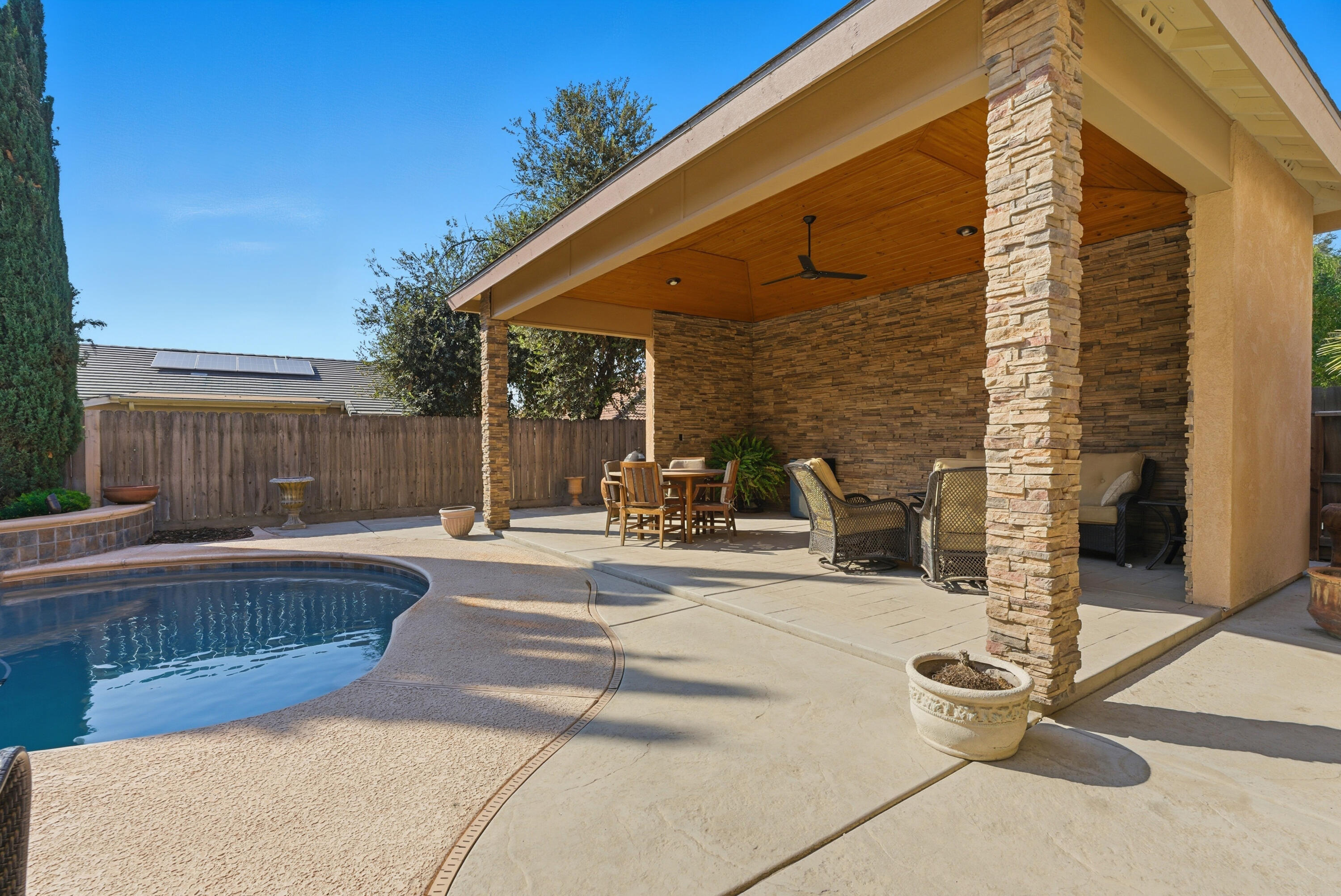 2671 Lakeridge Ave, Tulare, CA 93274