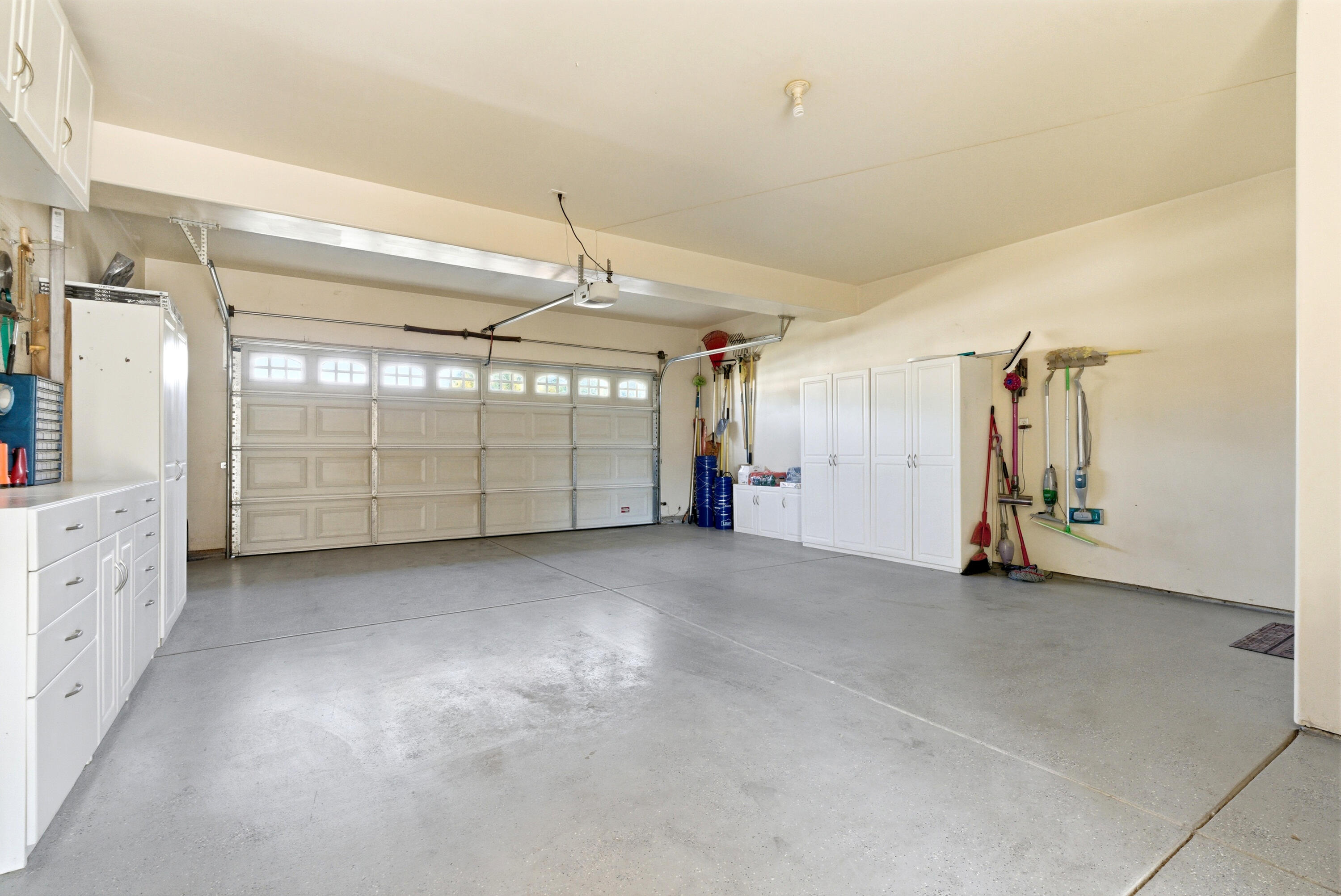 2671 Lakeridge Ave, Tulare, CA 93274