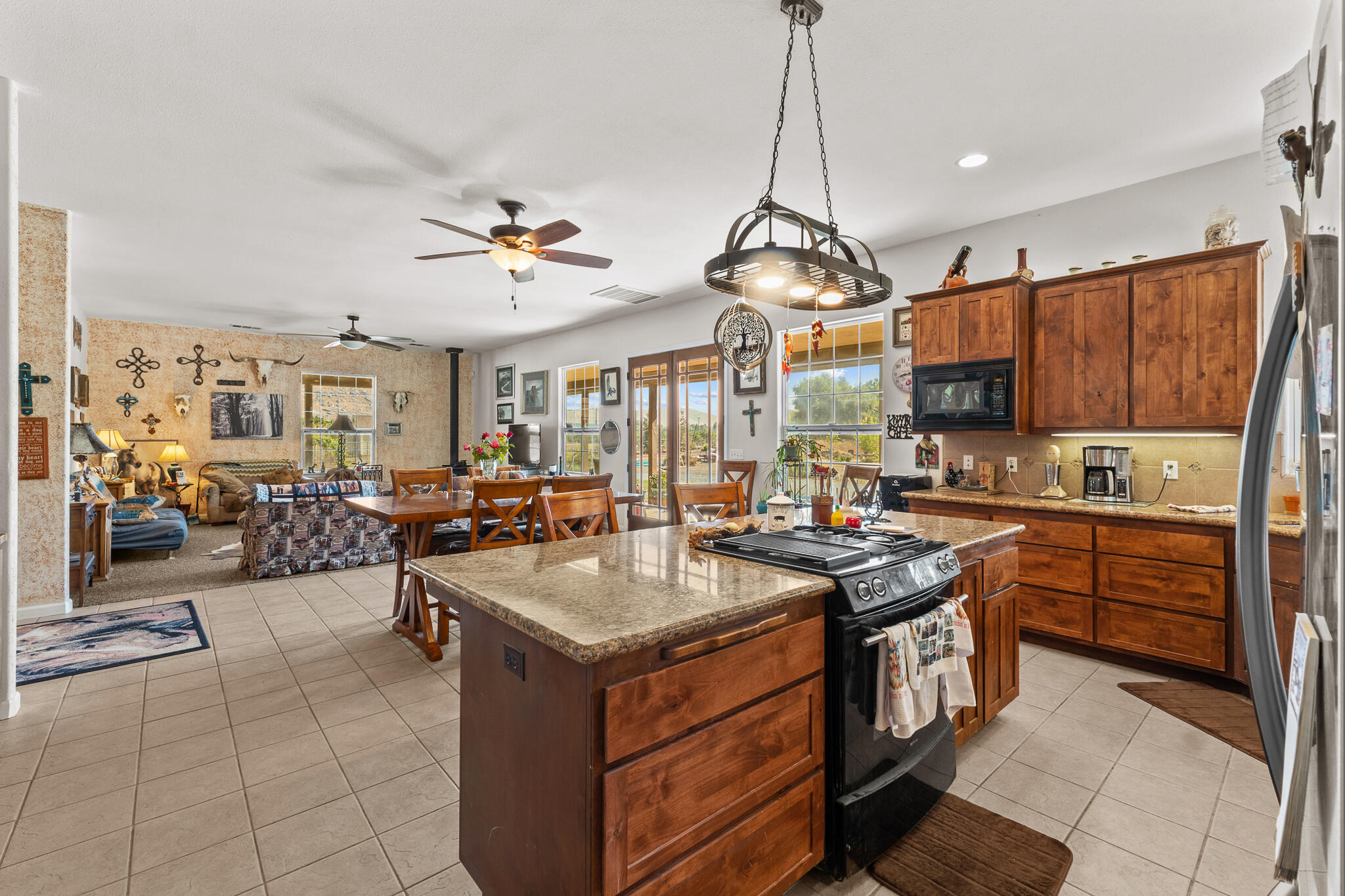 24279 Ave 224, Lindsay, CA 93247