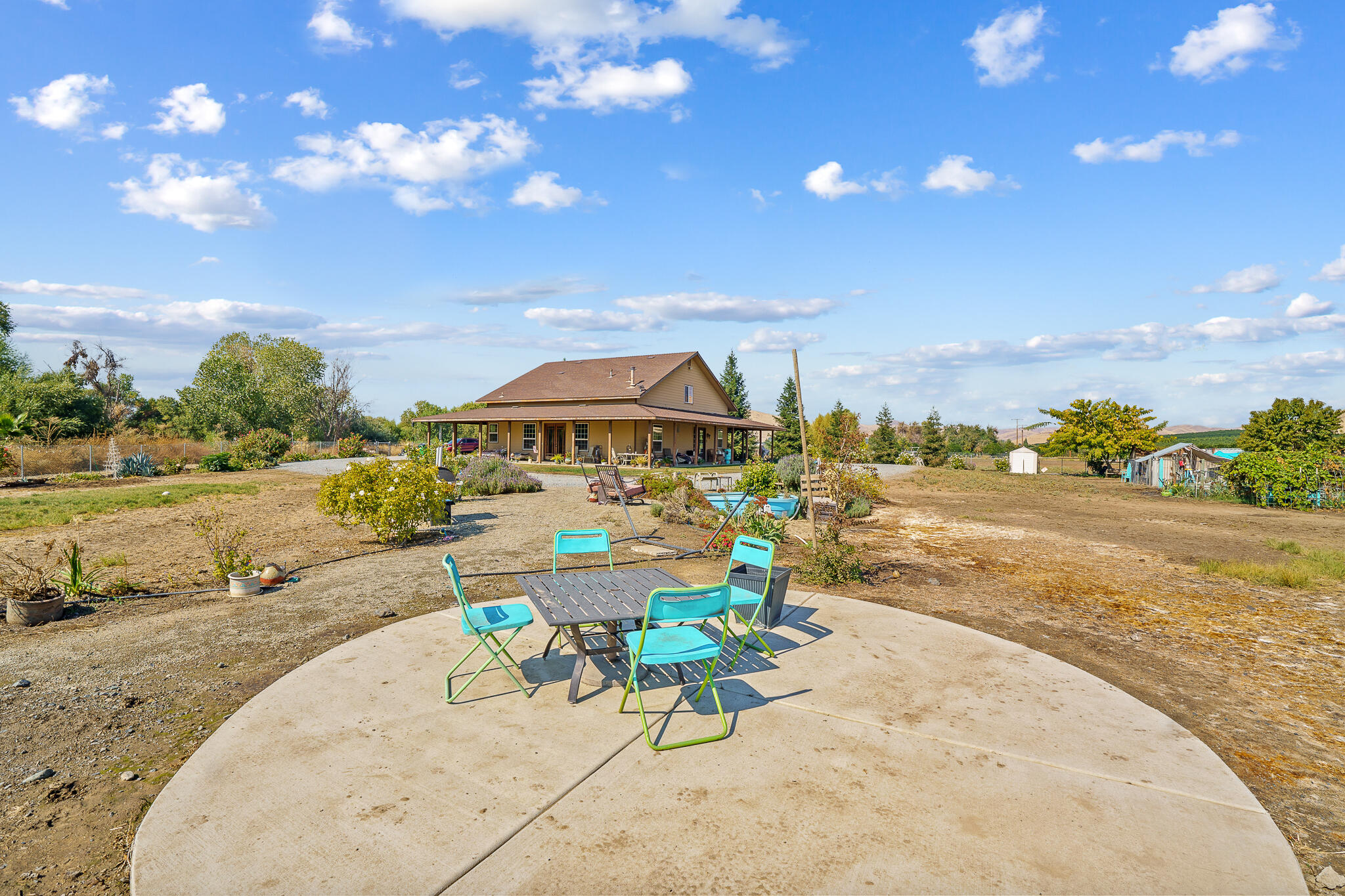 24279 Ave 224, Lindsay, CA 93247