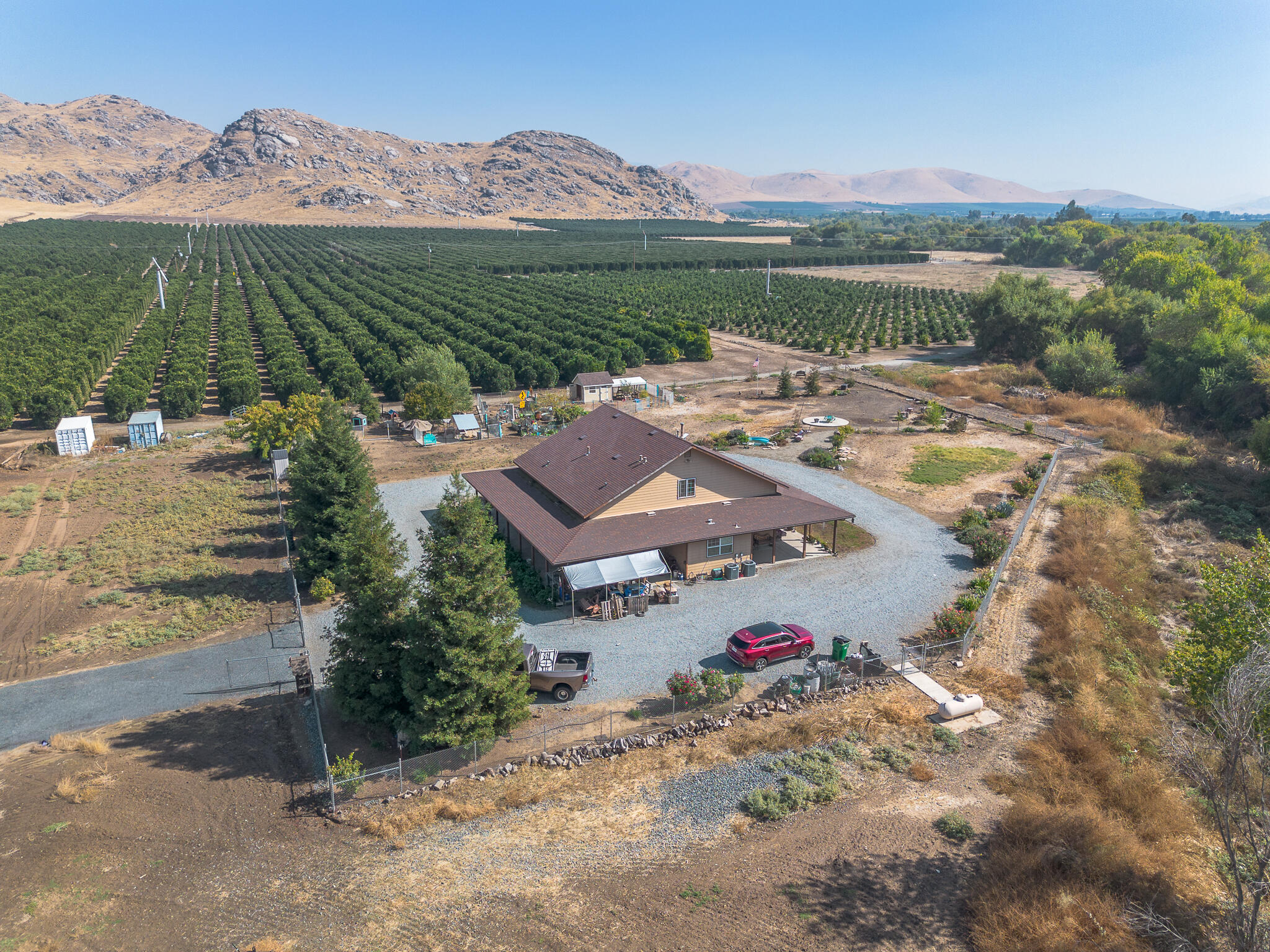 24279 Ave 224, Lindsay, CA 93247