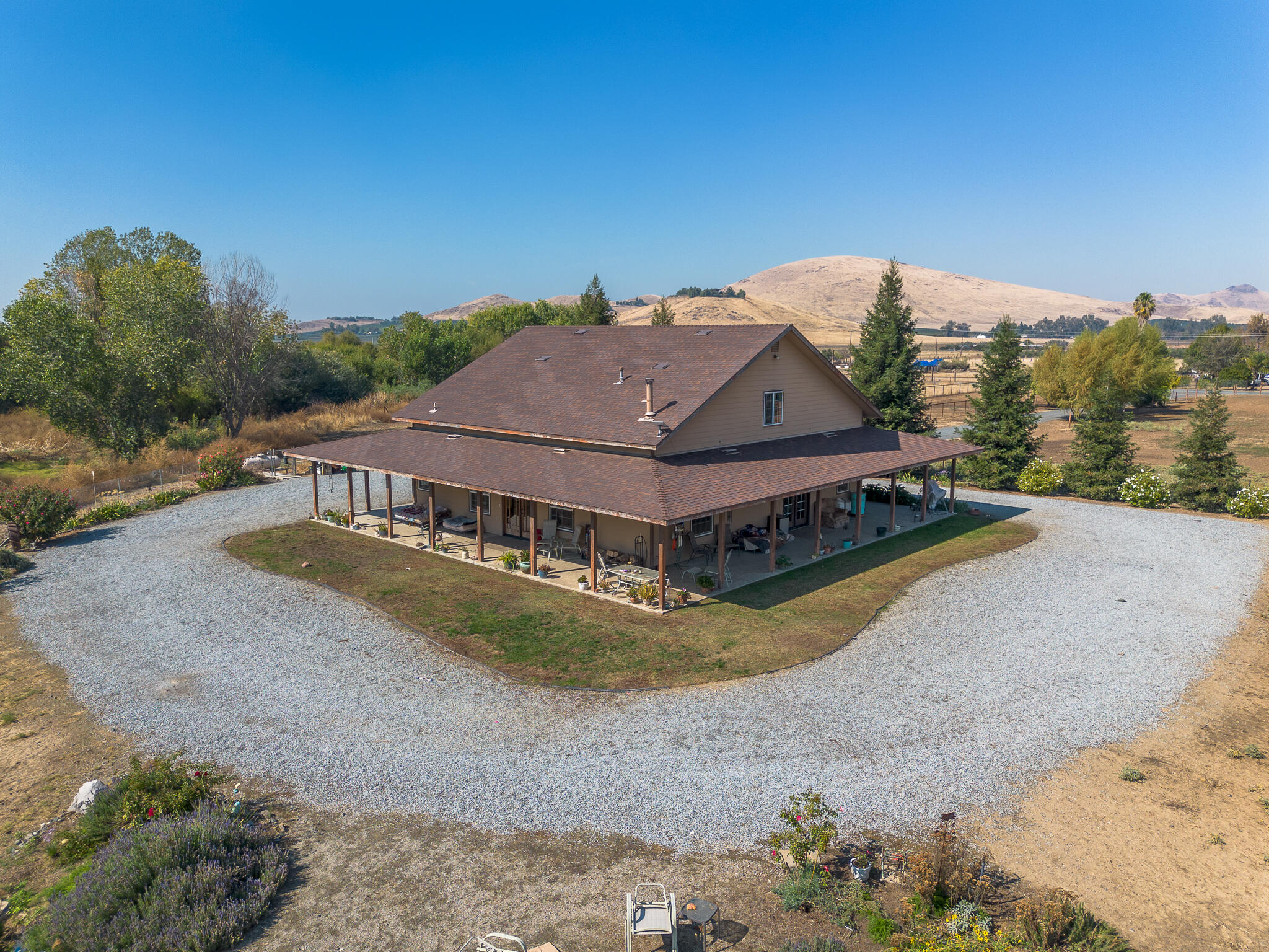 24279 Ave 224, Lindsay, CA 93247