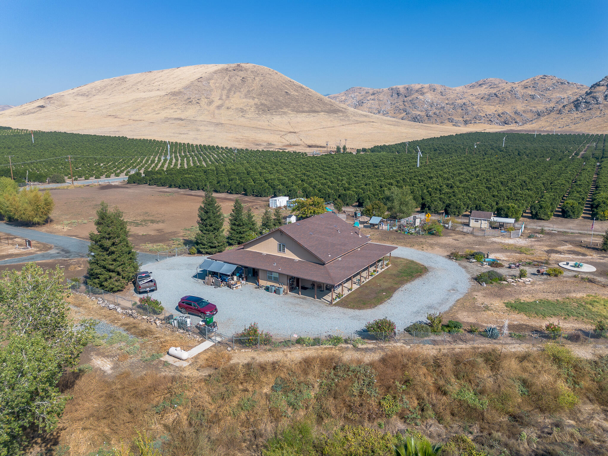 24279 Ave 224, Lindsay, CA 93247