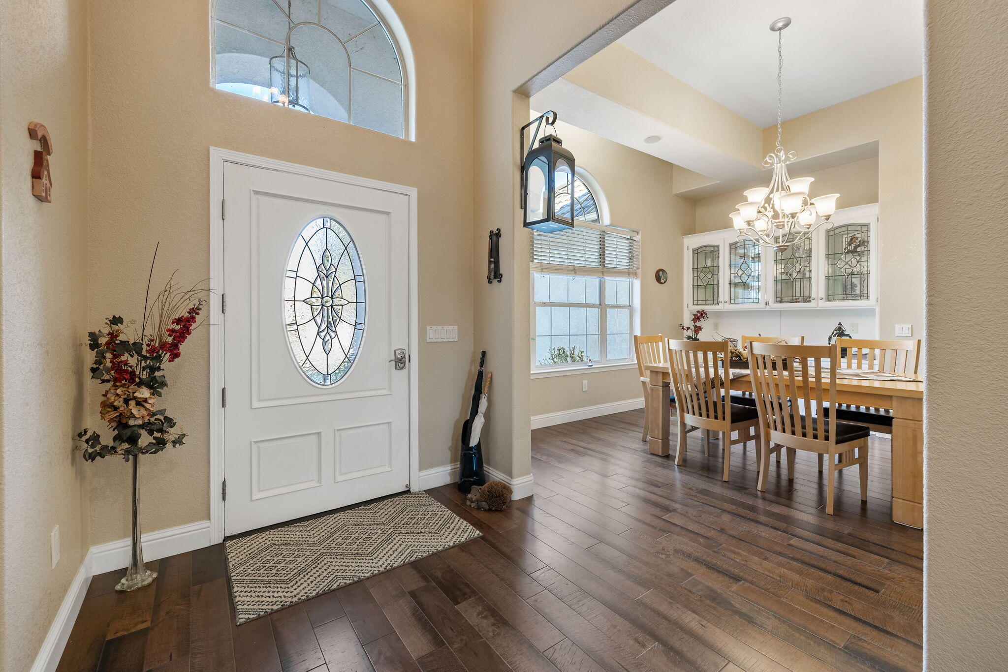 2637 E Laura Ct, Visalia, CA 93292