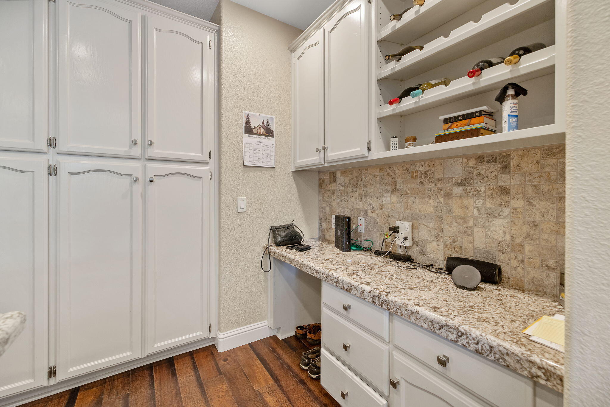 2637 E Laura Ct, Visalia, CA 93292