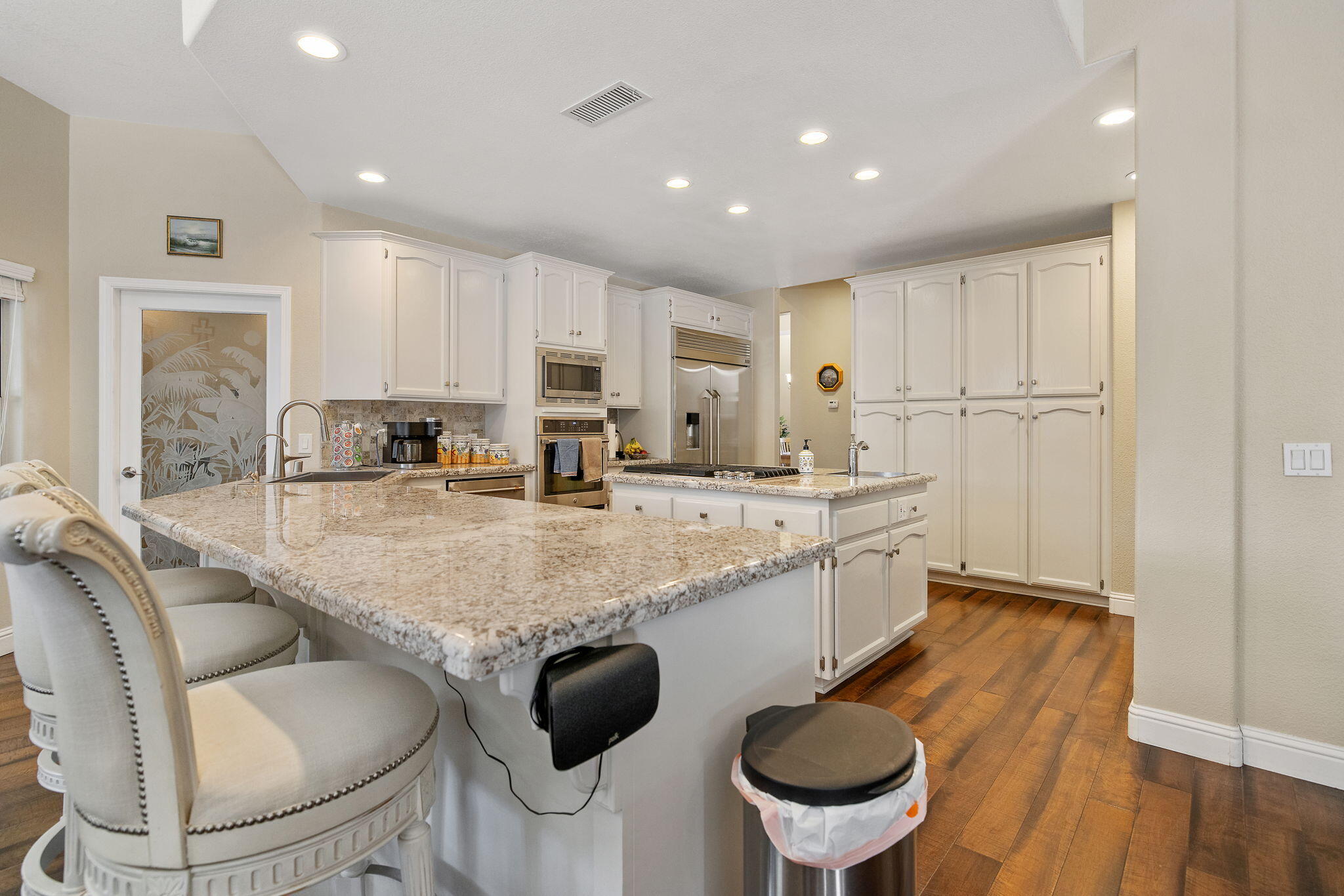 2637 E Laura Ct, Visalia, CA 93292