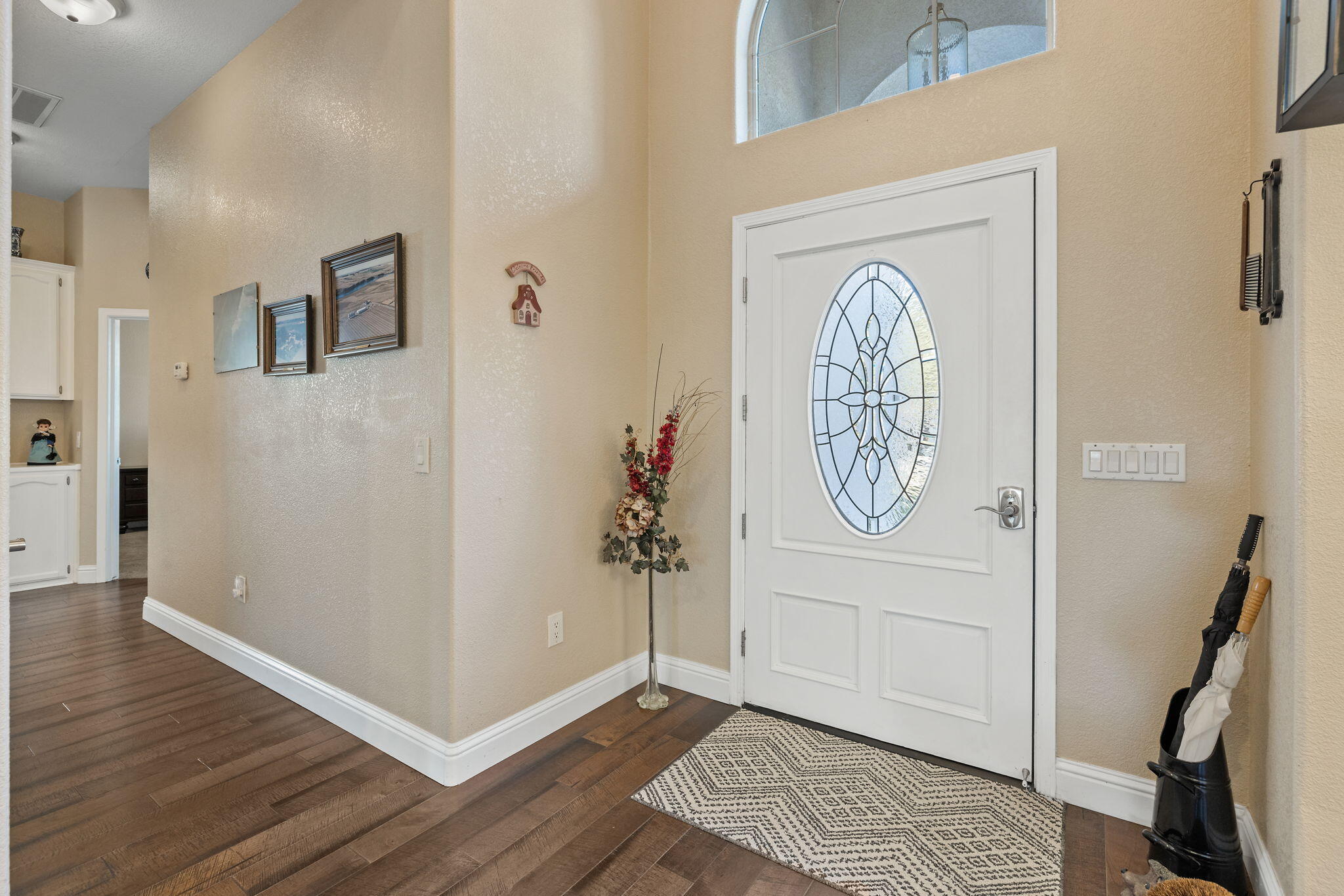 2637 E Laura Ct, Visalia, CA 93292