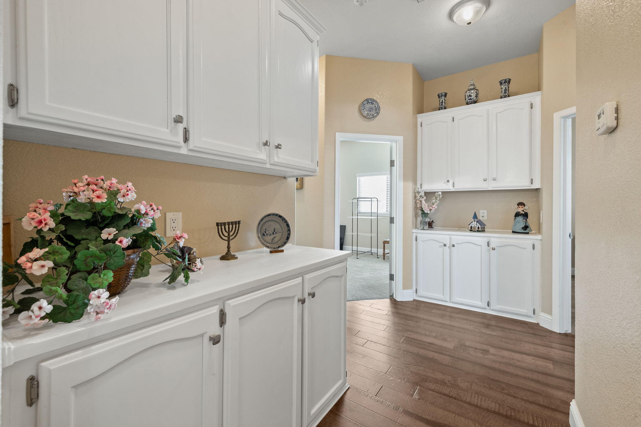 2637 E Laura Ct, Visalia, CA 93292