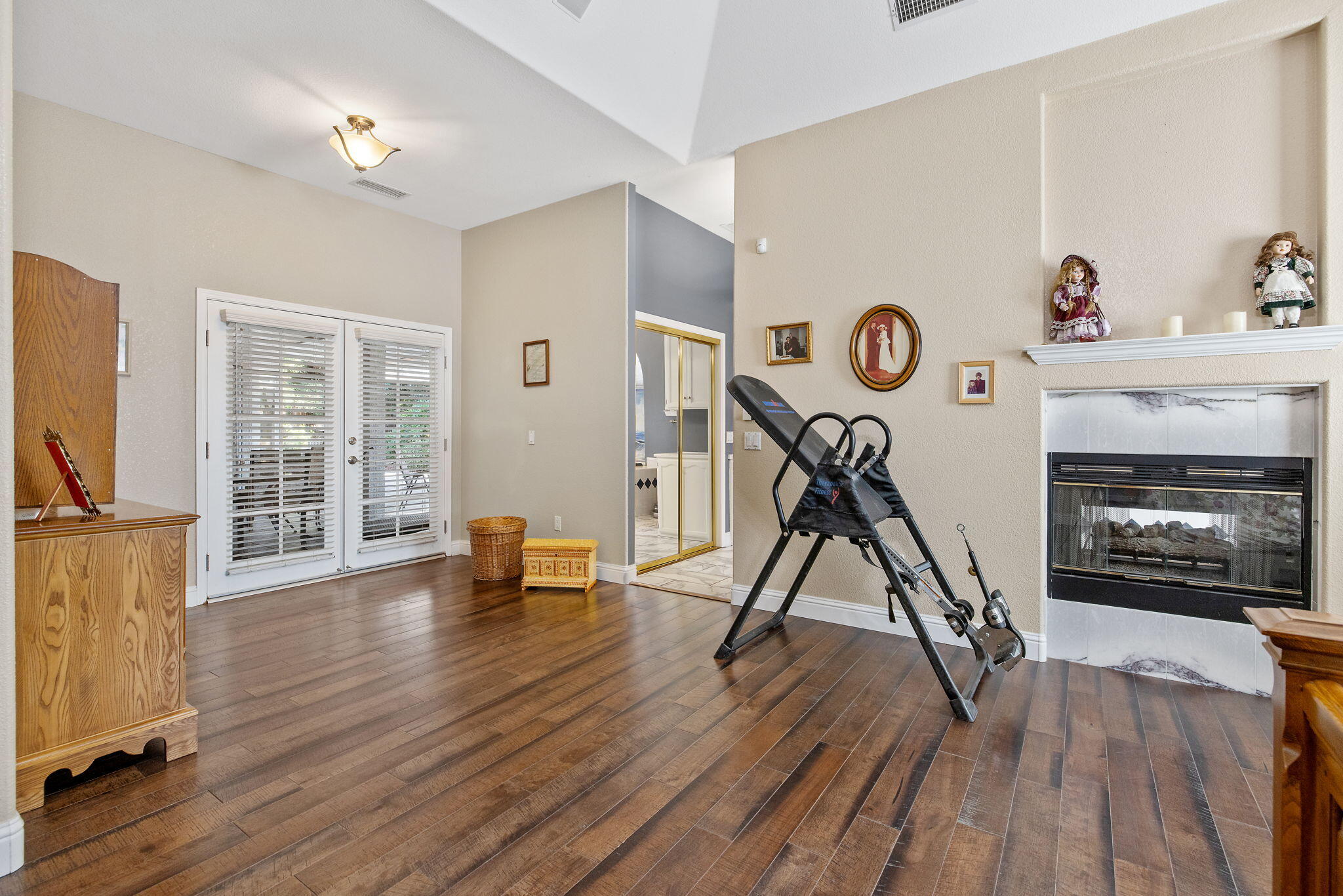 2637 E Laura Ct, Visalia, CA 93292