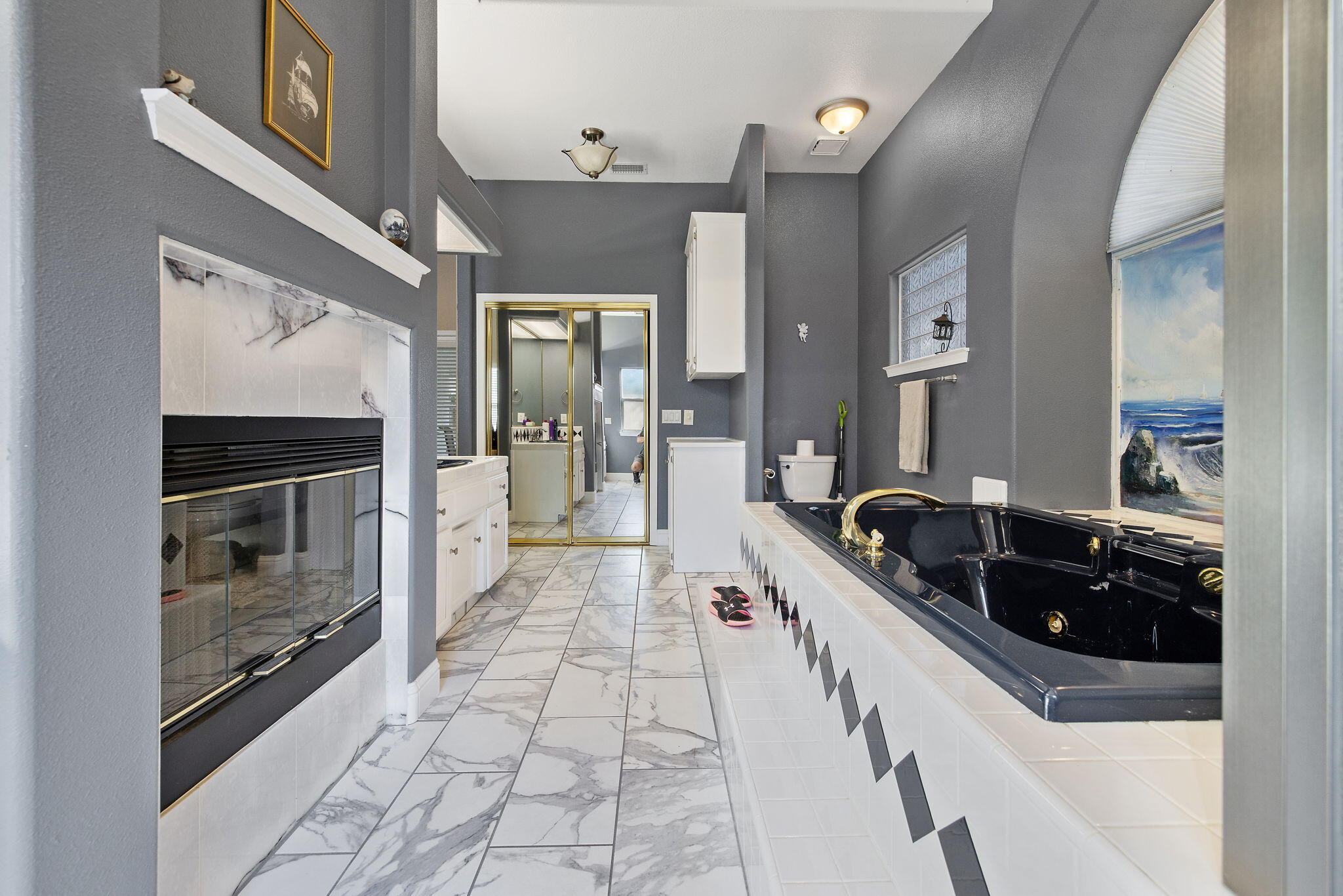 2637 E Laura Ct, Visalia, CA 93292