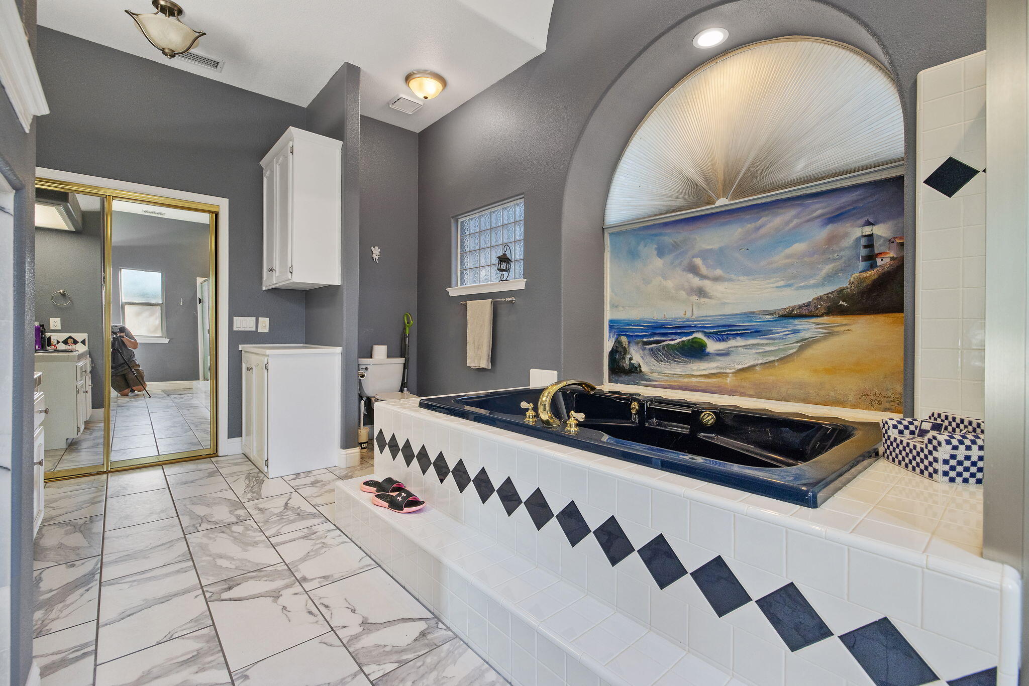 2637 E Laura Ct, Visalia, CA 93292