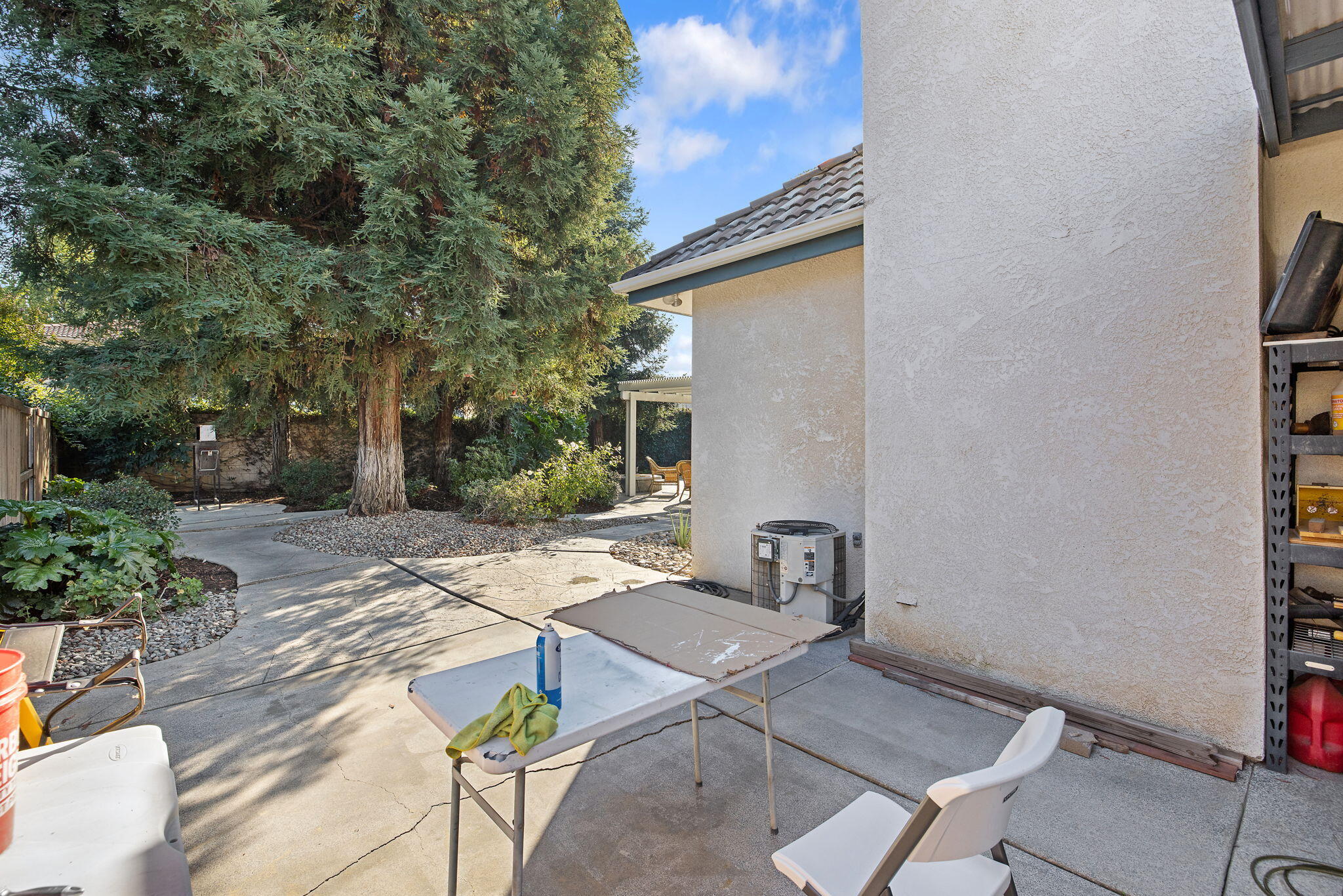 2637 E Laura Ct, Visalia, CA 93292