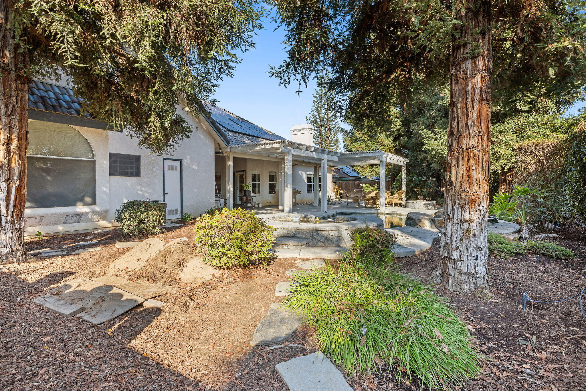 2637 E Laura Ct, Visalia, CA 93292