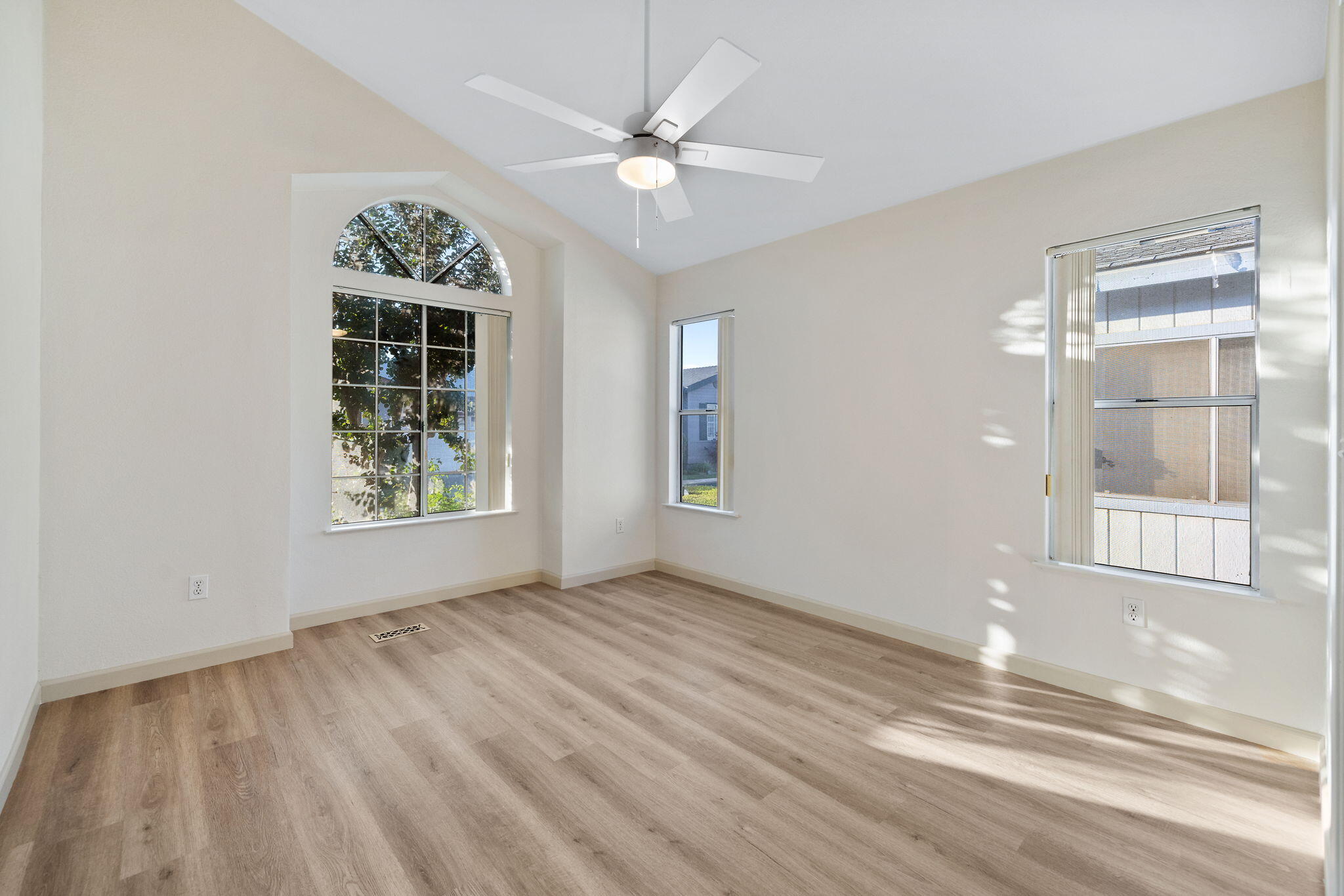 4626 S Verde Vista St, Visalia, CA 93277