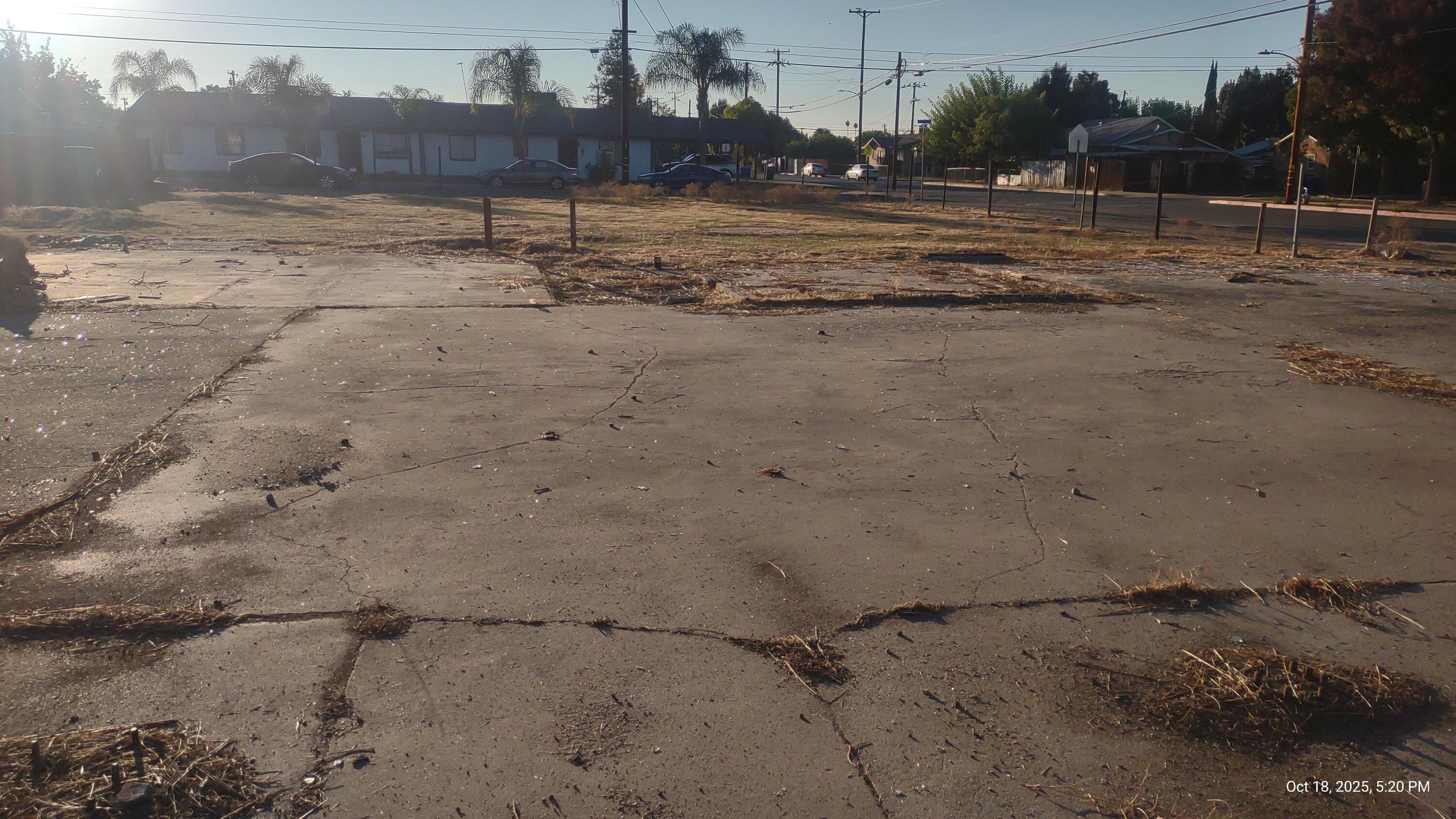 249 W W Orange Ave, Porterville, CA 93257